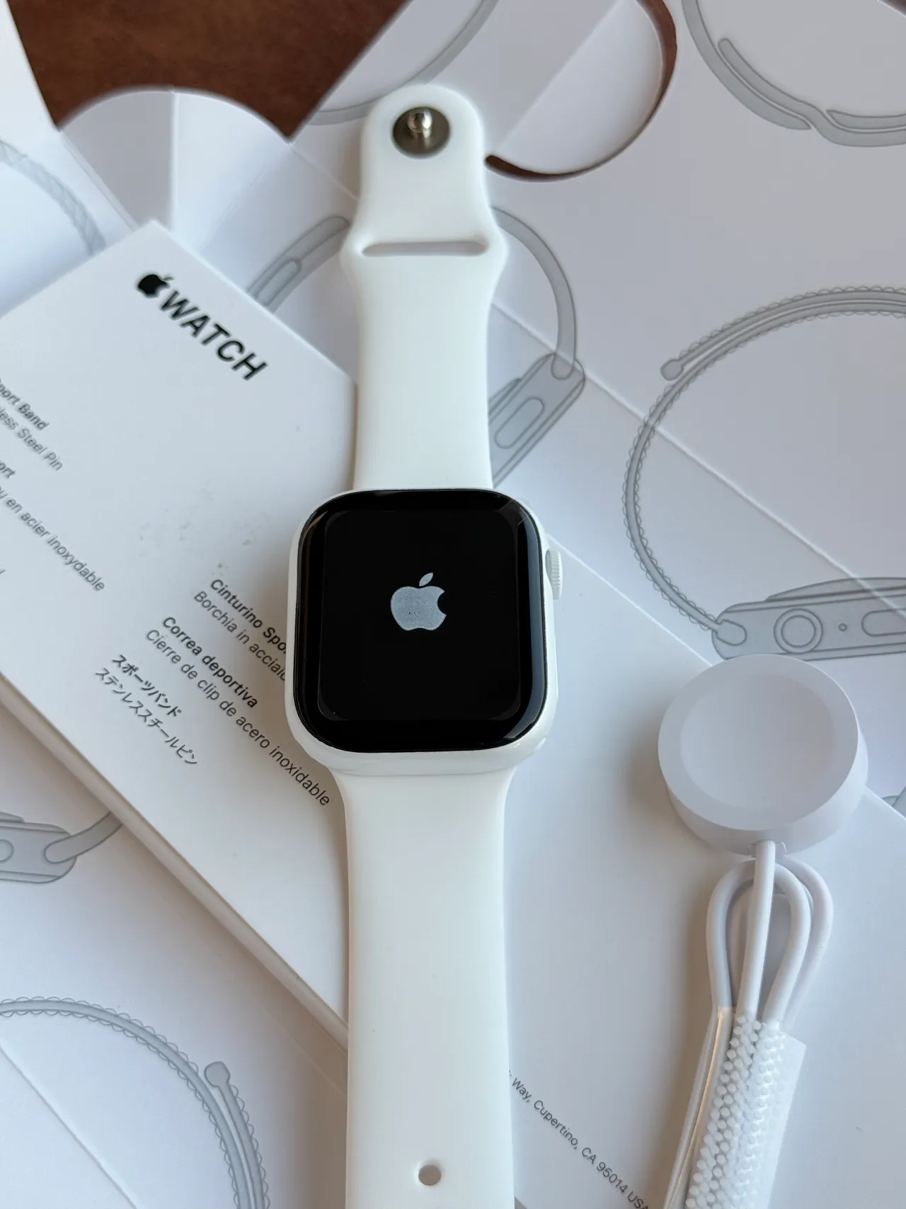 Apple White Black Square-Faced Silicone Band Sports Watch