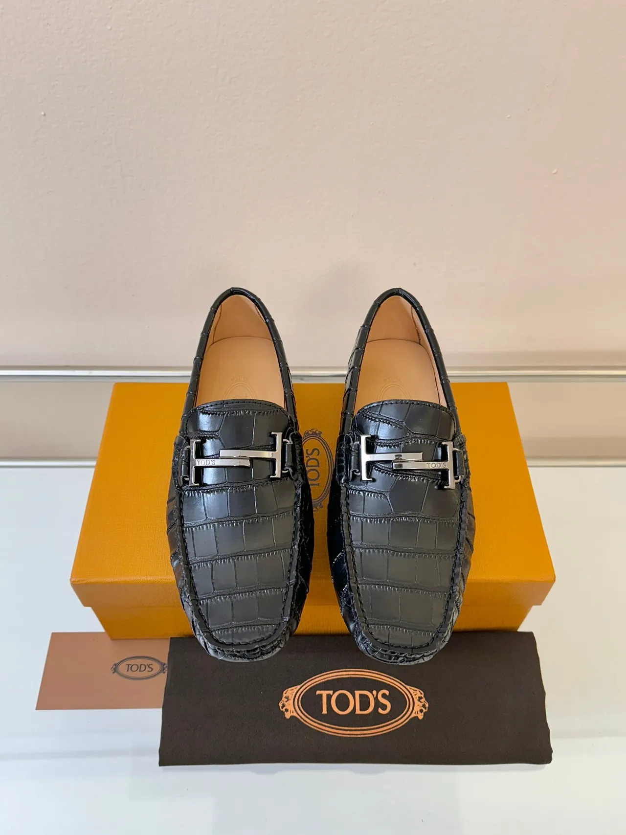Tod's Gommino Loafer Black Croc-Embossed Leather Loafers