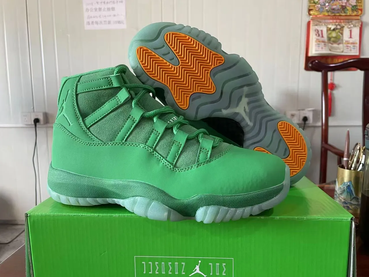 Air Jordan 11 Monochromatic Green High-Top Basketball Shoes