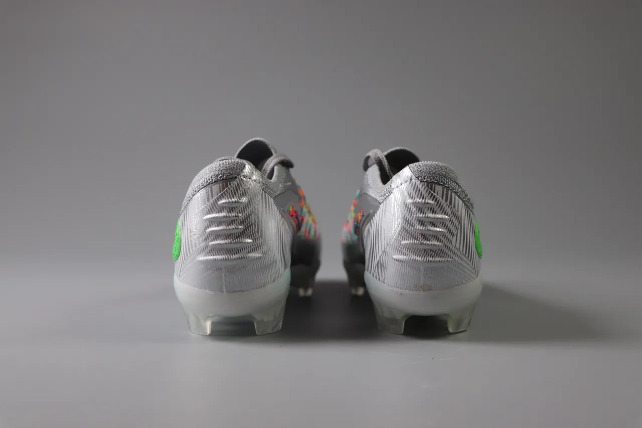 Nike Pink Green Low-Cut Synthetic Overlay Cage Artificial-Grass Soccer Shoes