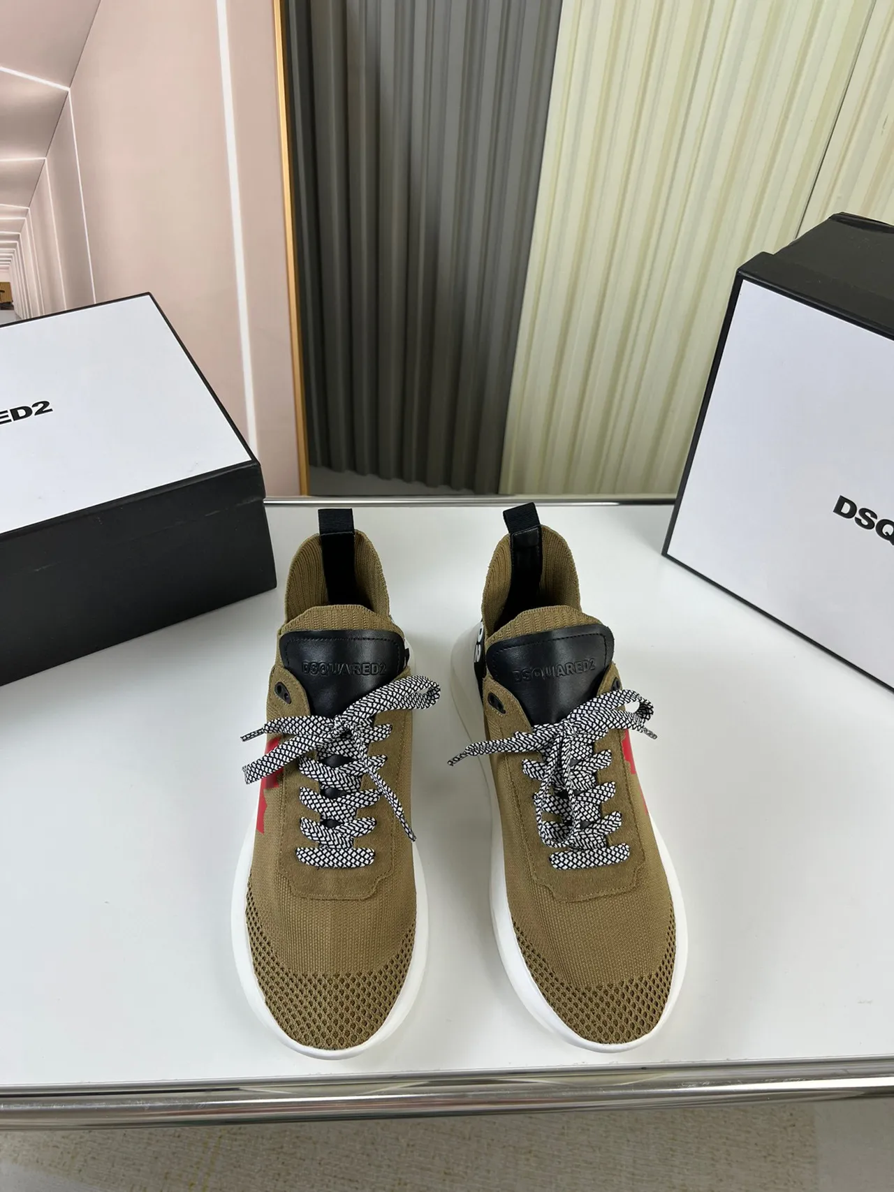 Dsquared2 Beige Red Knit Sock-Fit Upper Maple Leaf Graphic Lifestyle Sneakers