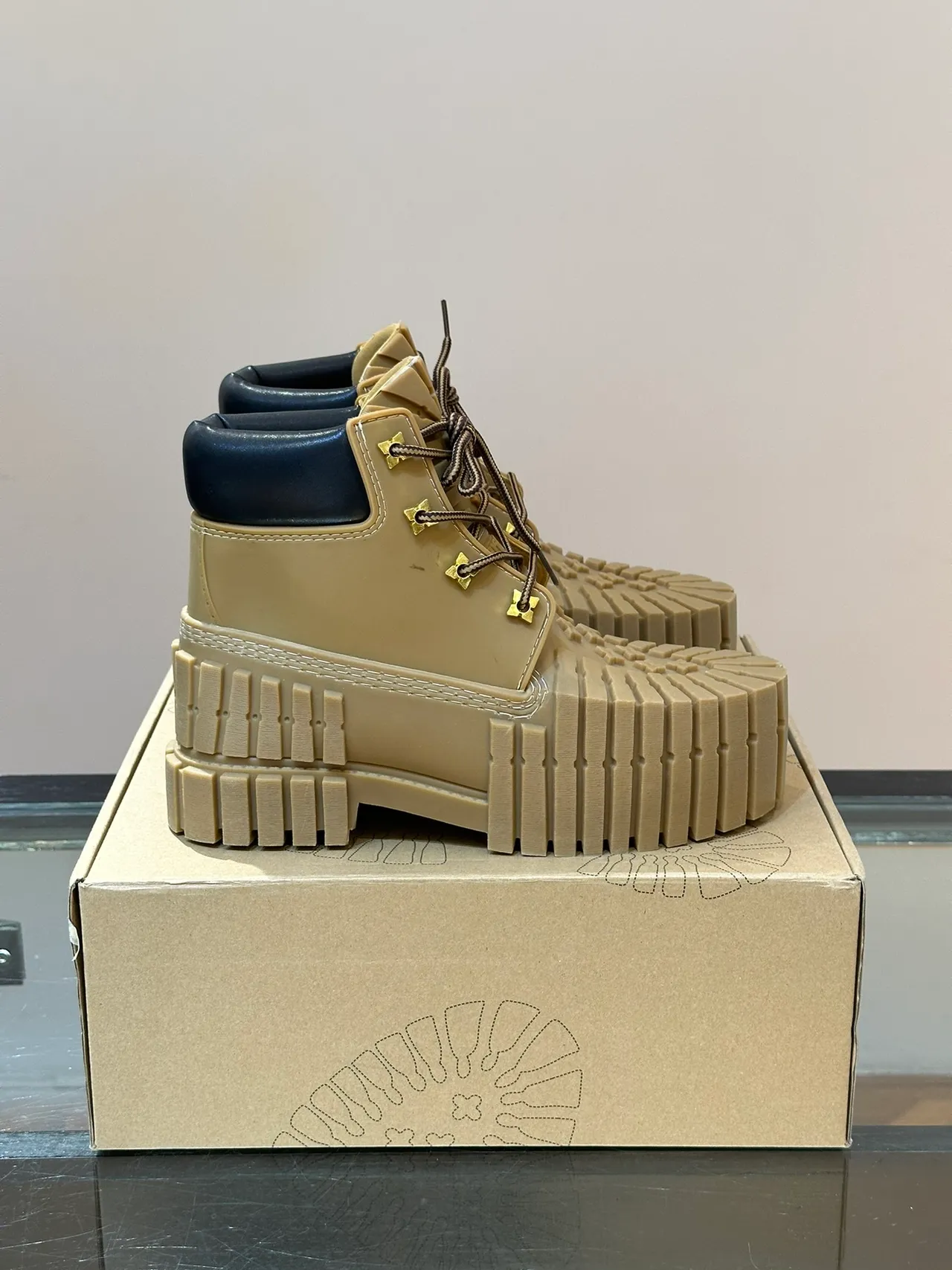 Beige Navy Chunky Ridged Sole Padded Collar Work Boots
