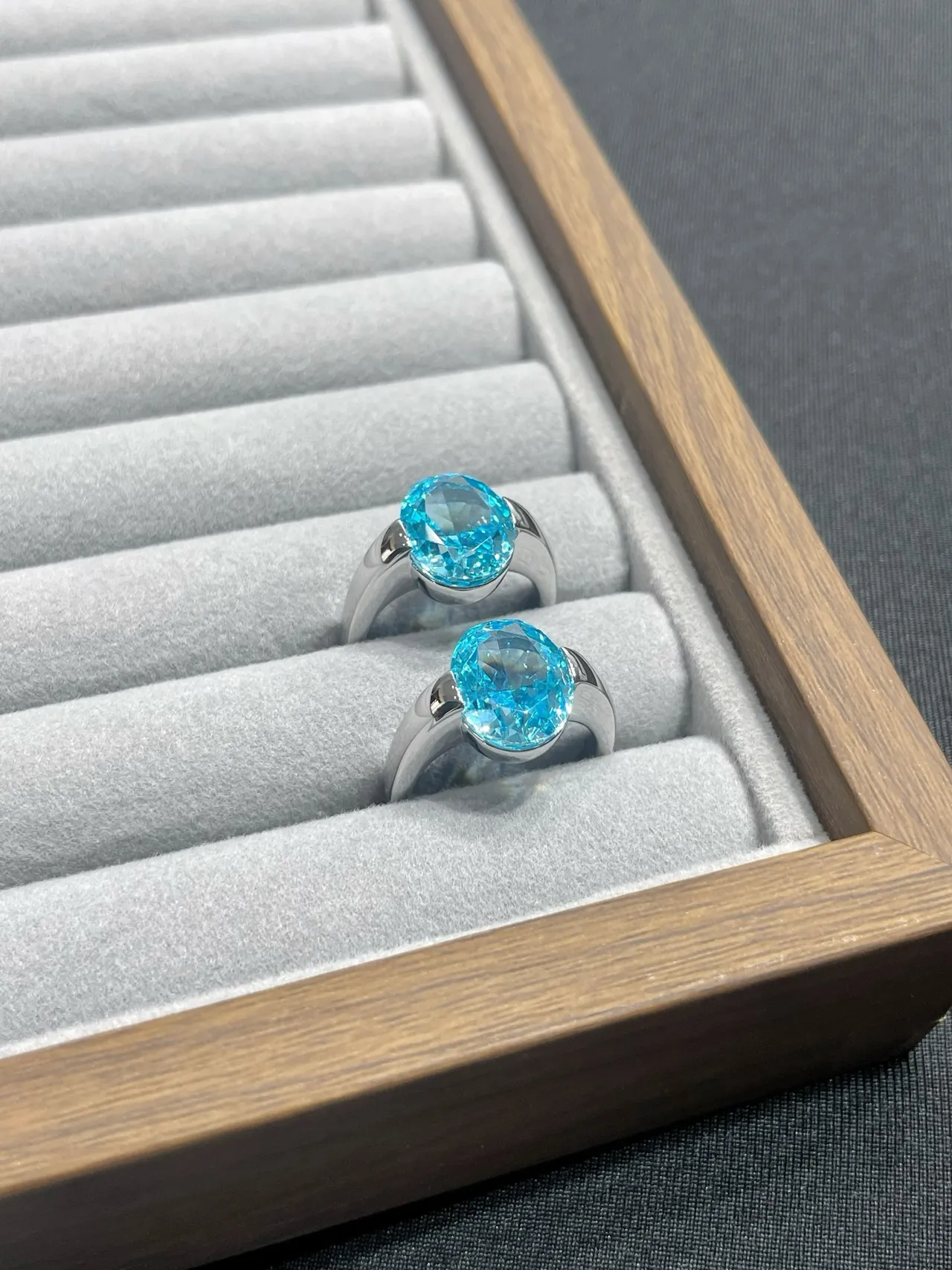 Oval Faceted Blue Gemstone Split Shank Ring