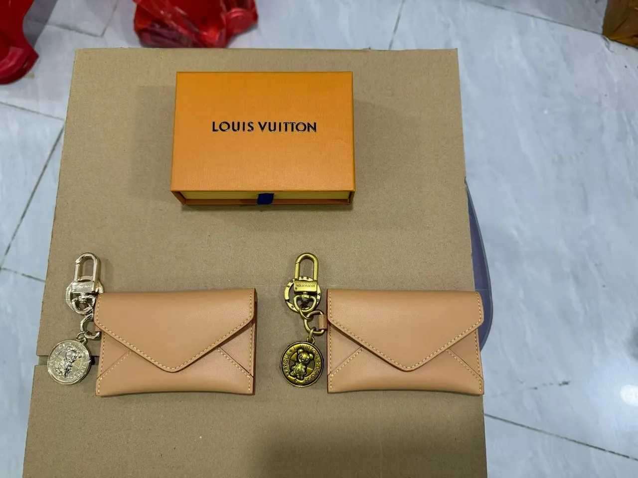 Louis Vuitton Beige Yellow Envelope-Flap Design Contrasting Stitching Coin Purse