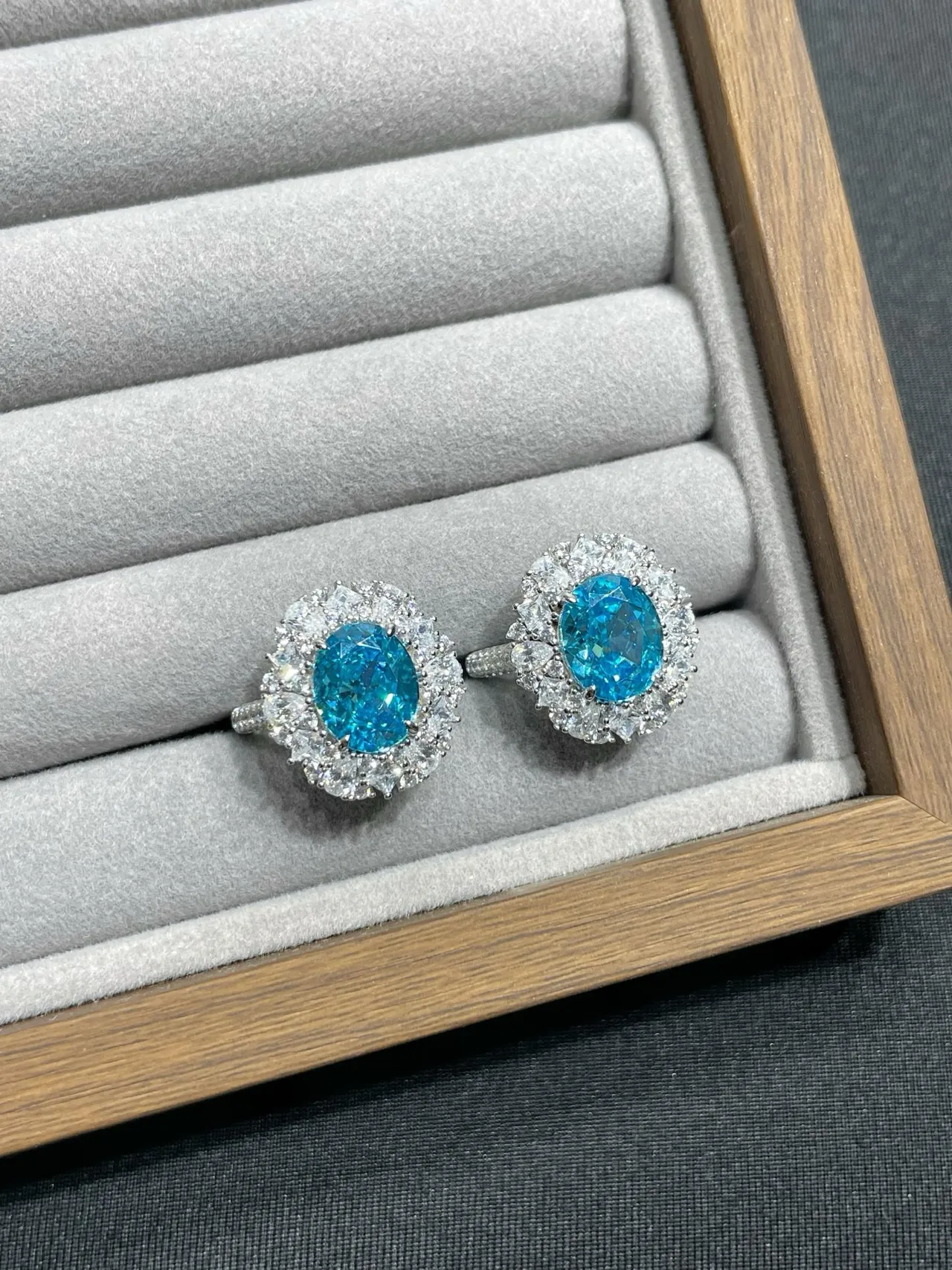 Blue Silver Oval-Cut Central Stone Halo Cluster Setting Ring