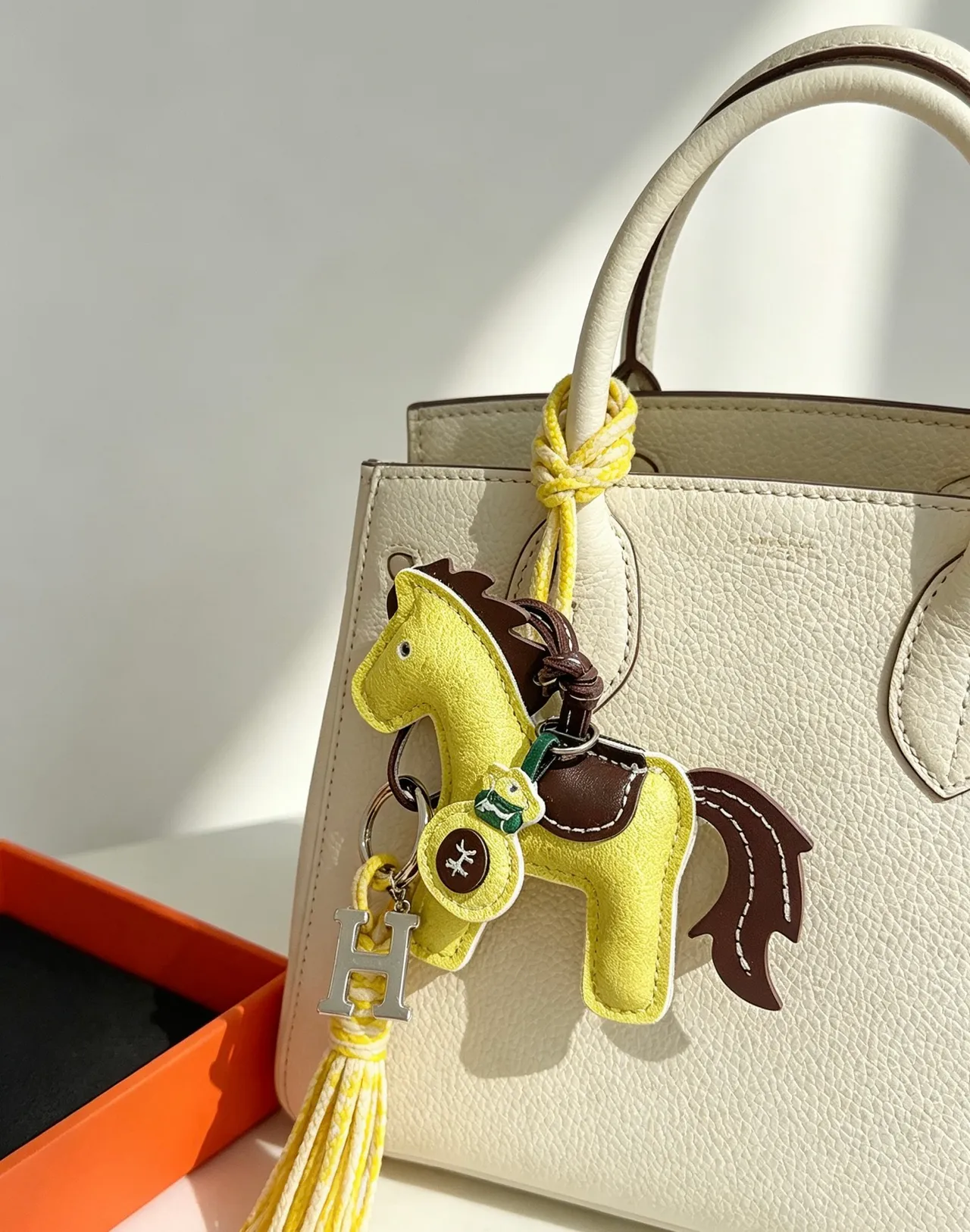 Hermès Beige Yellow Structured Leather Top-Handle Handbag