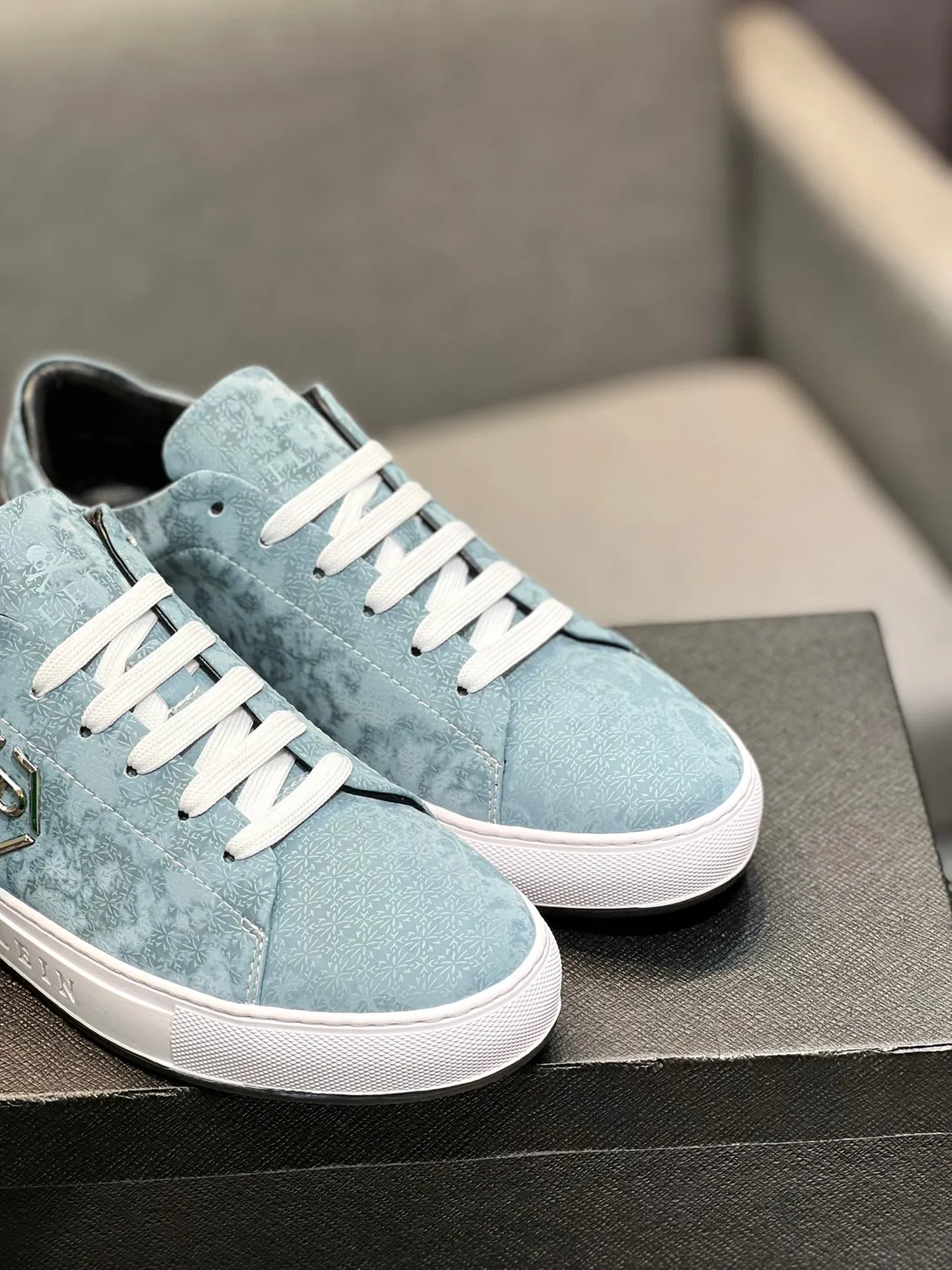 Philipp Plein Blue White Low-Top Textured Floral-Patterned Upper Lifestyle Sneakers