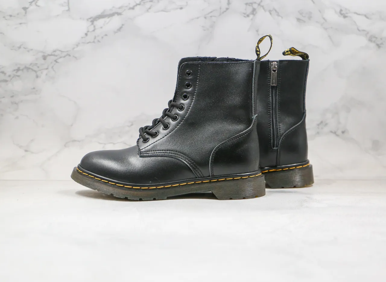 Dr. Martens 1460 Black Smooth Leather 8-Eyelet Martin Boot