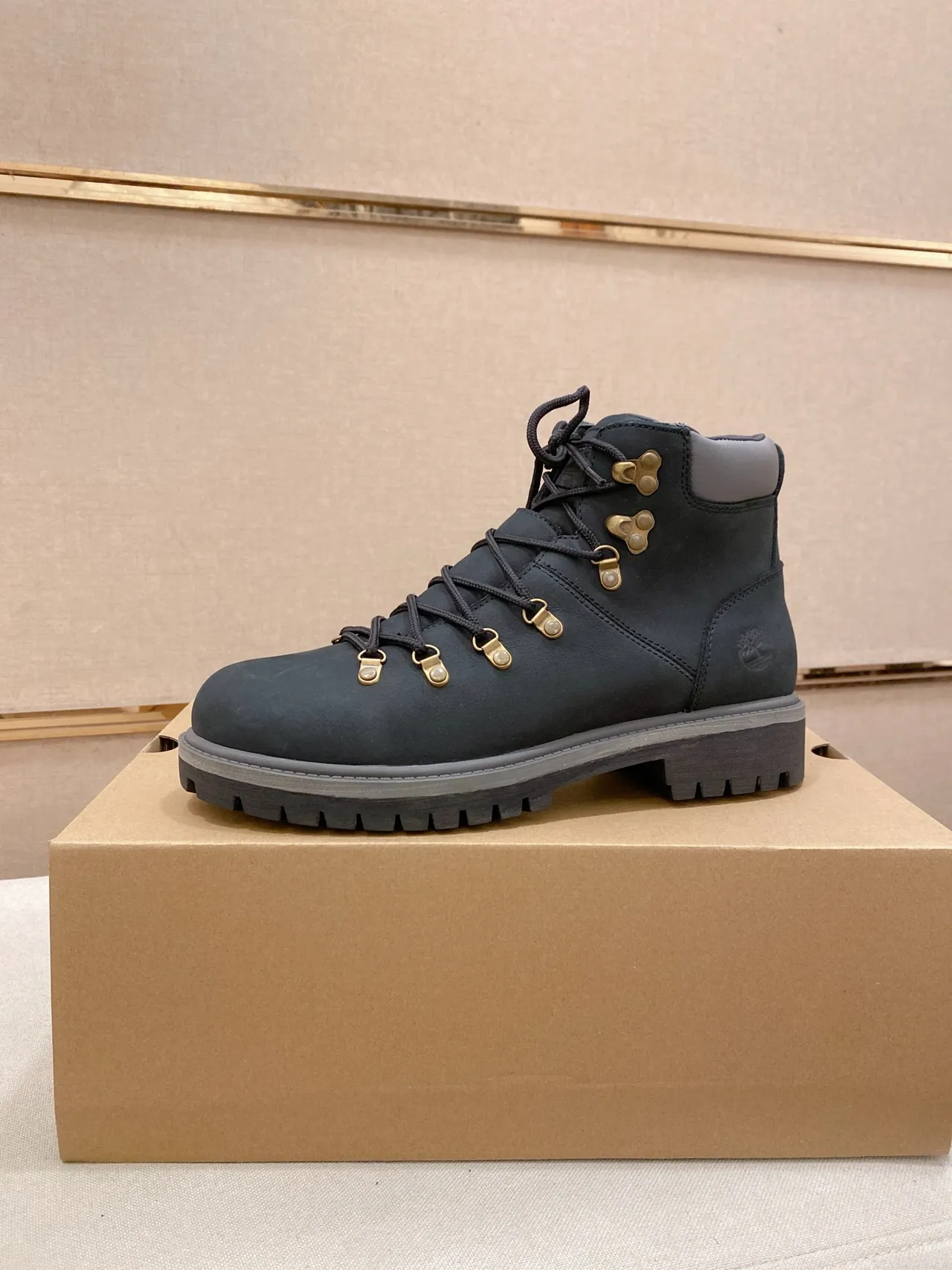 Timberland Black Gray Matte Nubuck Upper Gold-Tone Metal Hardware Work Boots