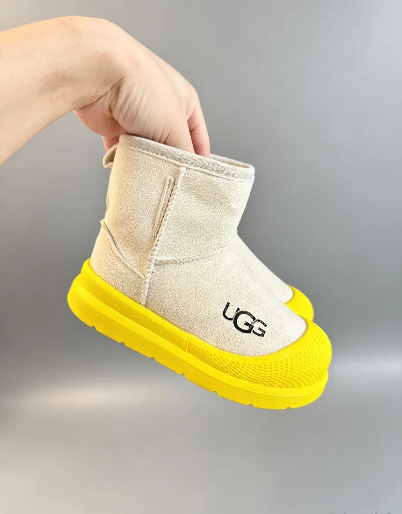 UGG Brown Beige Suede Upper Pull Tab Snow Boots