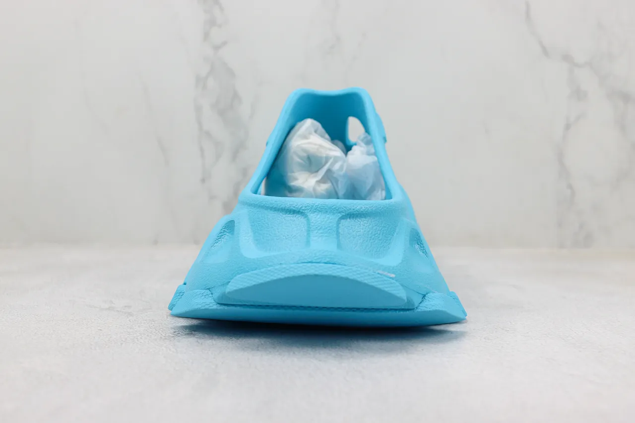 Crocs Classic Clog Light Blue Molded Foam Clog