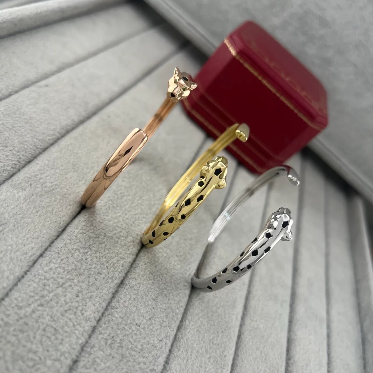 Cartier Panthère Gold Black Panther-Head Terminal Enamel Spots Bracelet