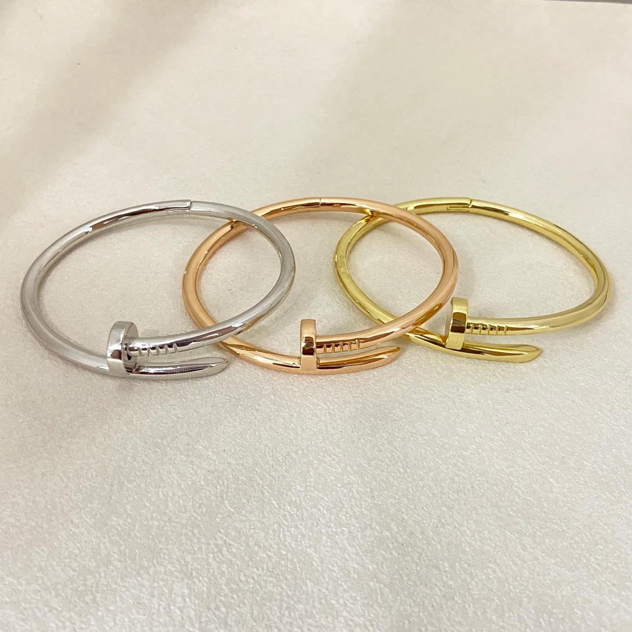Cartier Juste un Clou Silver Gold Nail-Motif Clasp Smooth Polished Band Bracelet