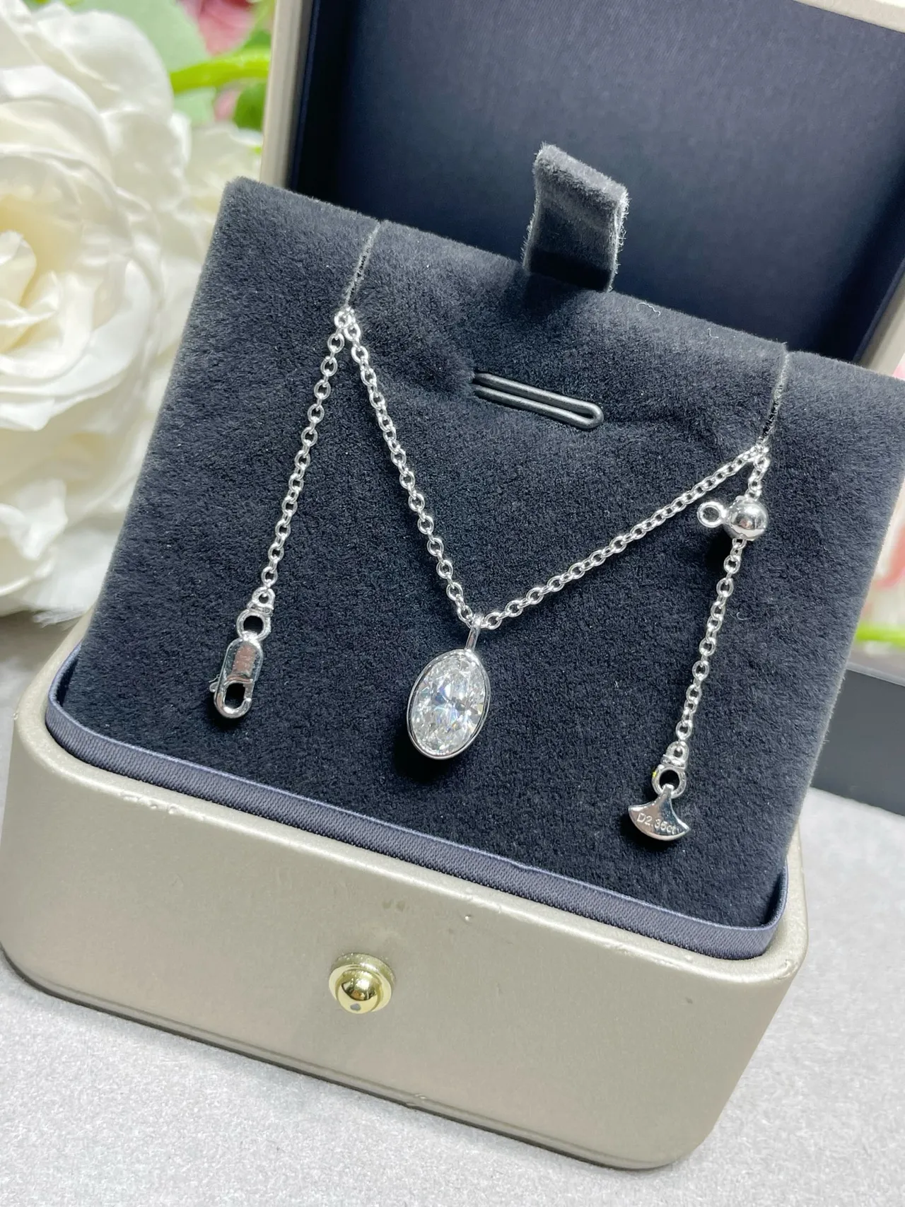 Tiffany & Co. Silver Black Oval Bezel-Set Pendant Fine Link Chain Necklace