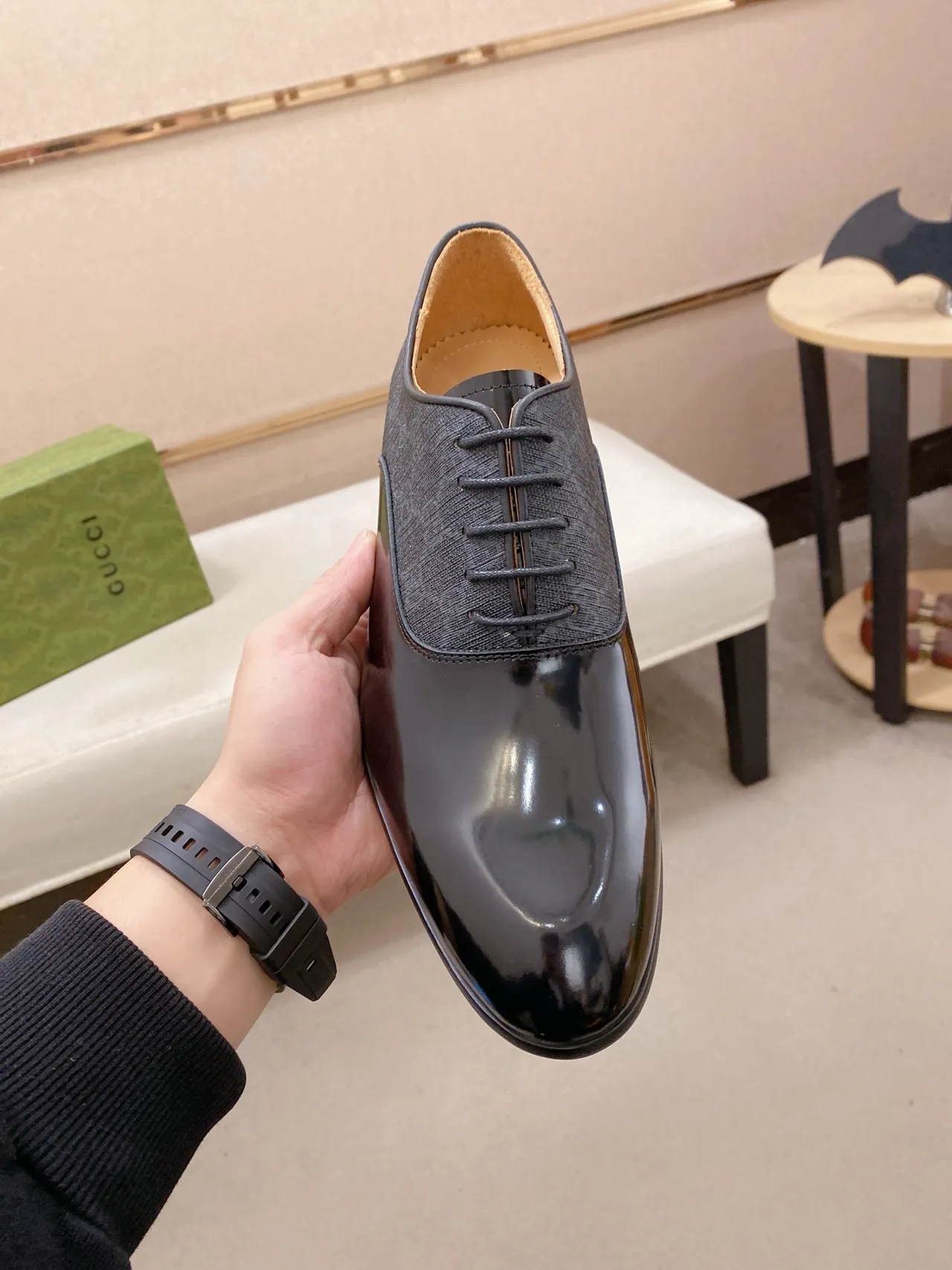 Gucci Two-Tone Cap-Toe Oxford Shoe