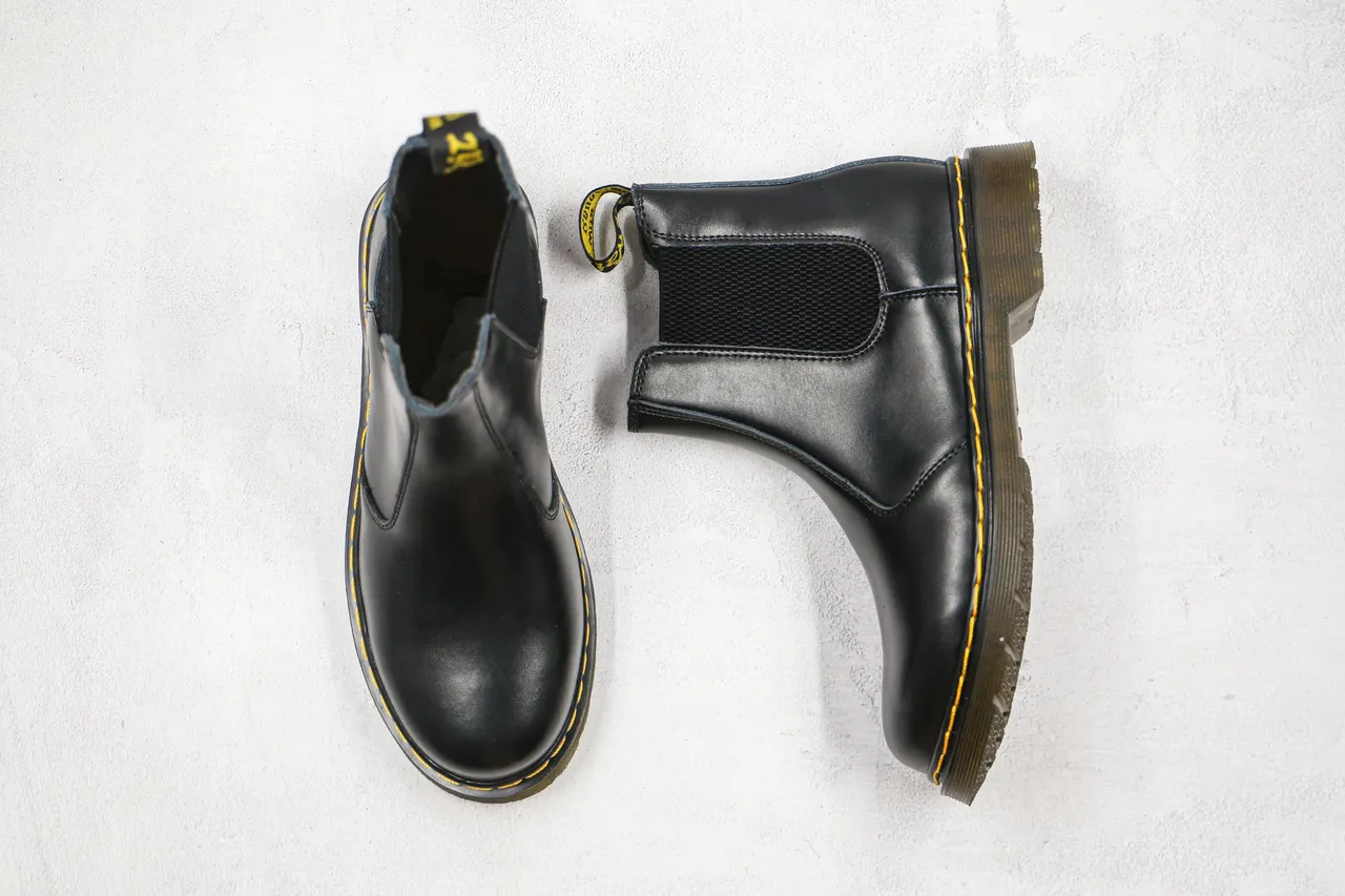 Dr. Martens Chelsea Boot Black Yellow Smooth Leather Welt Stitching Chelsea Boots