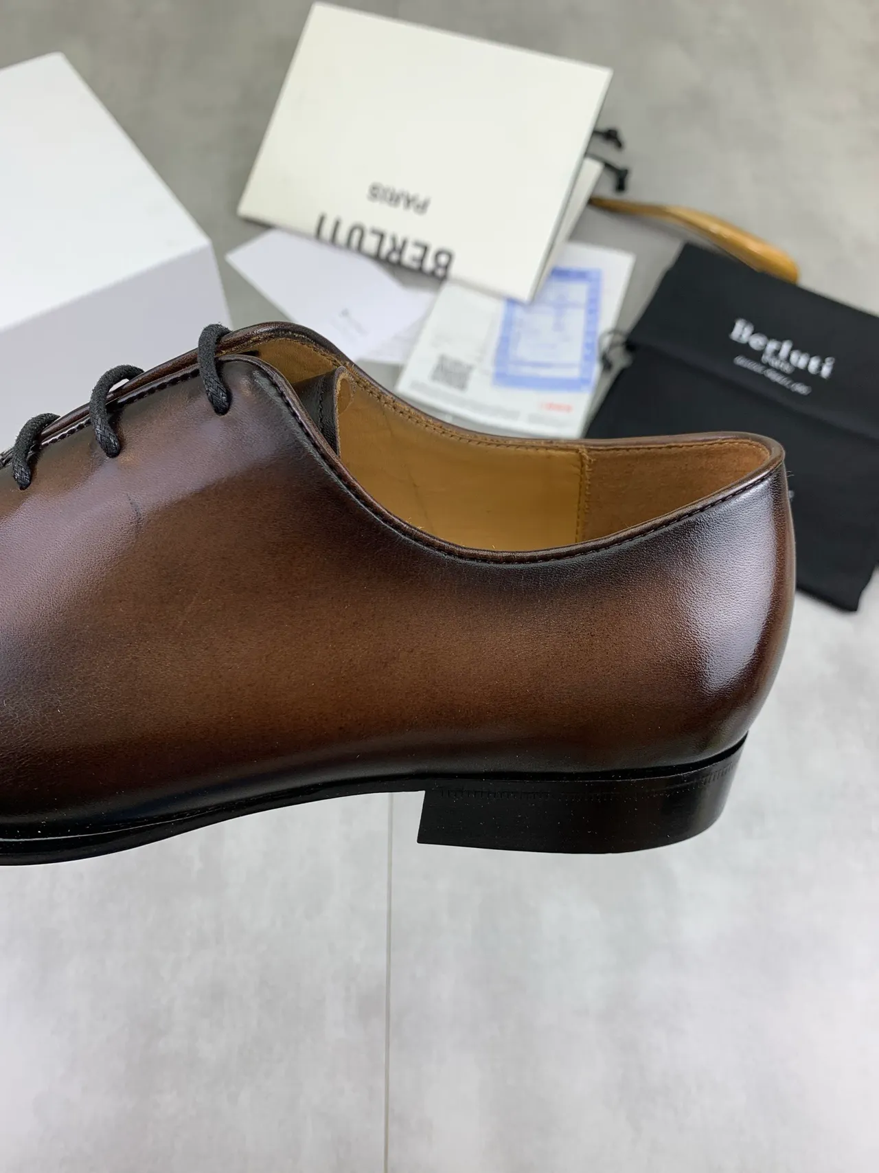 Berluti Brown Black Polished Leather Hand-Embossed Script Detailing Oxford Shoes