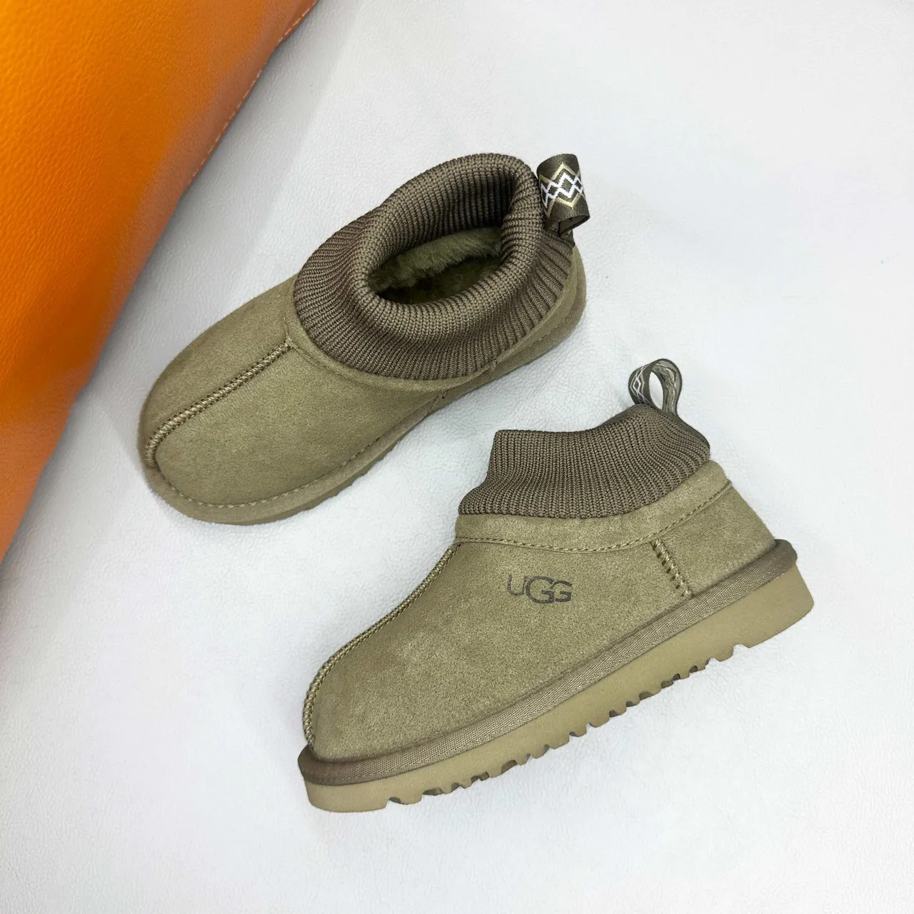 UGG Brown Beige Suede Upper Ribbed Knit Cuff Snow Boots