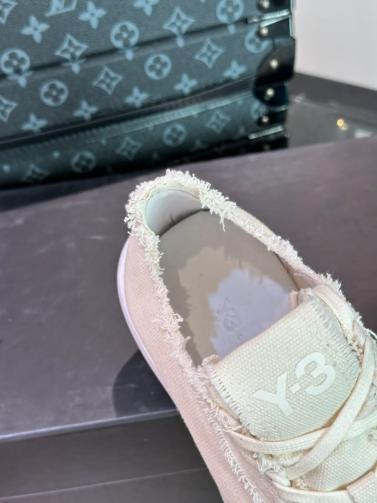 Y-3 Kaiwa Beige White Frayed-Edge Canvas Platform Sole Lifestyle Sneakers