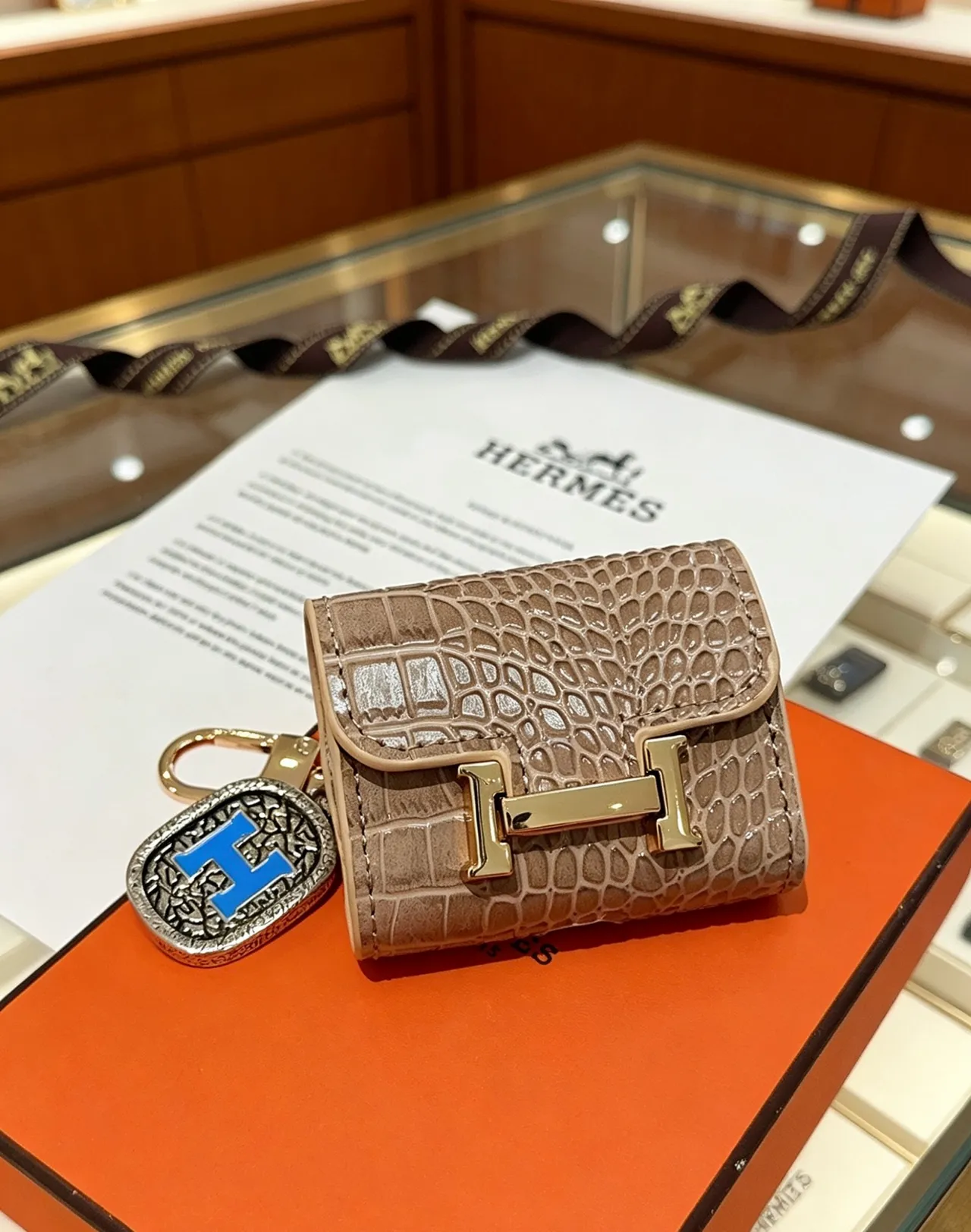 Hermès Beige Gold Crocodile-Embossed Leather H-Turnlock Clasp Coin Purse
