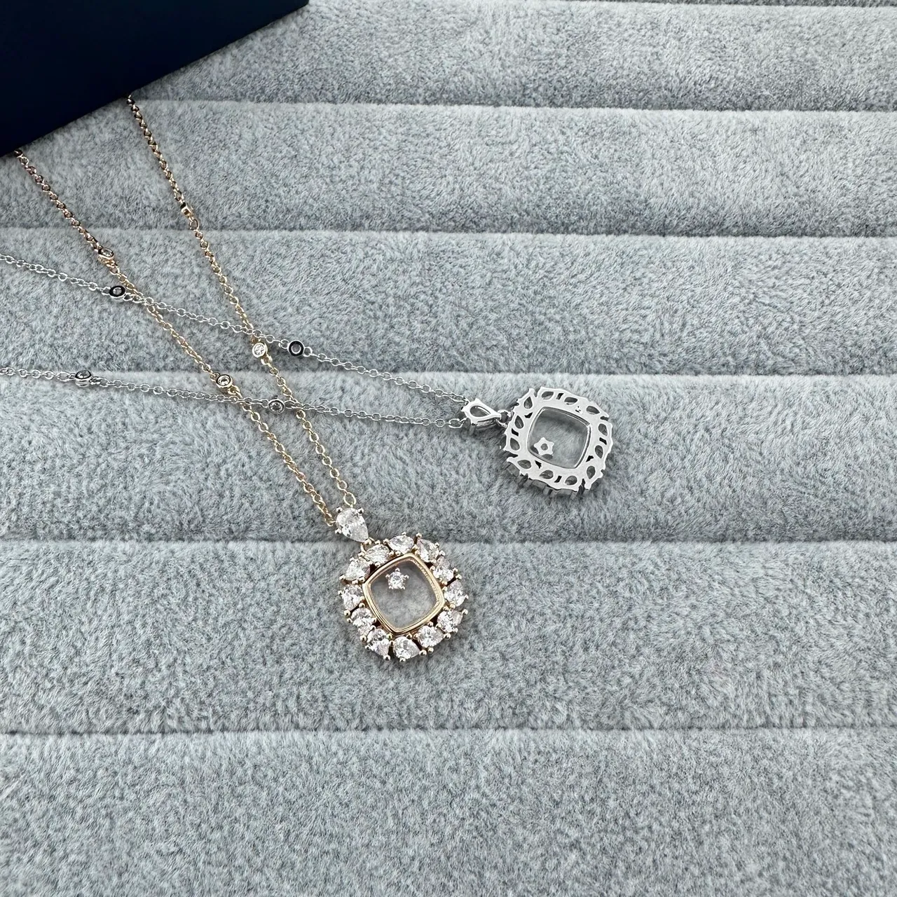 Chopard Silver Gold Square Cushion-Cut Central Stone Diamond Halo Setting Necklace