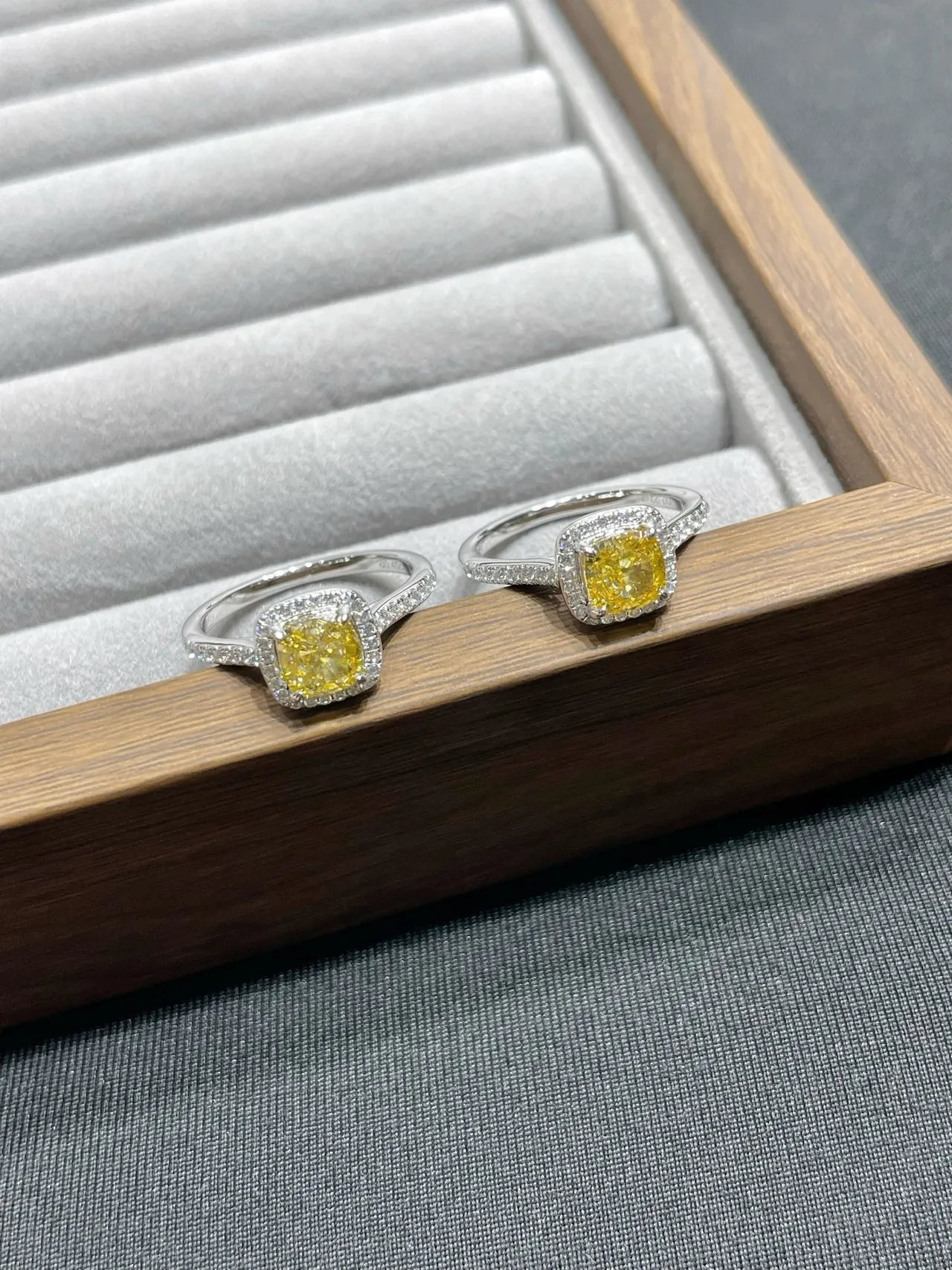 Yellow Silver Cushion-Cut Center Stone Halo Setting Ring