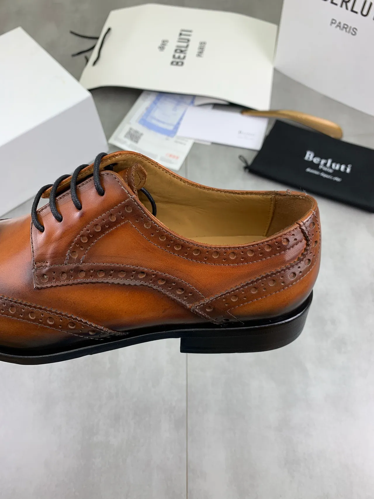 BERLUTI Brown Black Burnished Tan Leather Full Wingtip Brogue