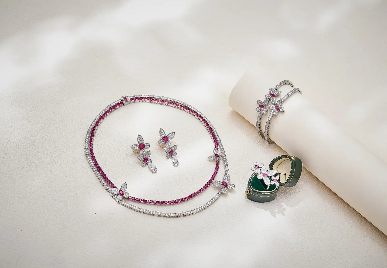 Van Cleef & Arpels Frivole Floral Pavé Diamond and Emerald Earrings