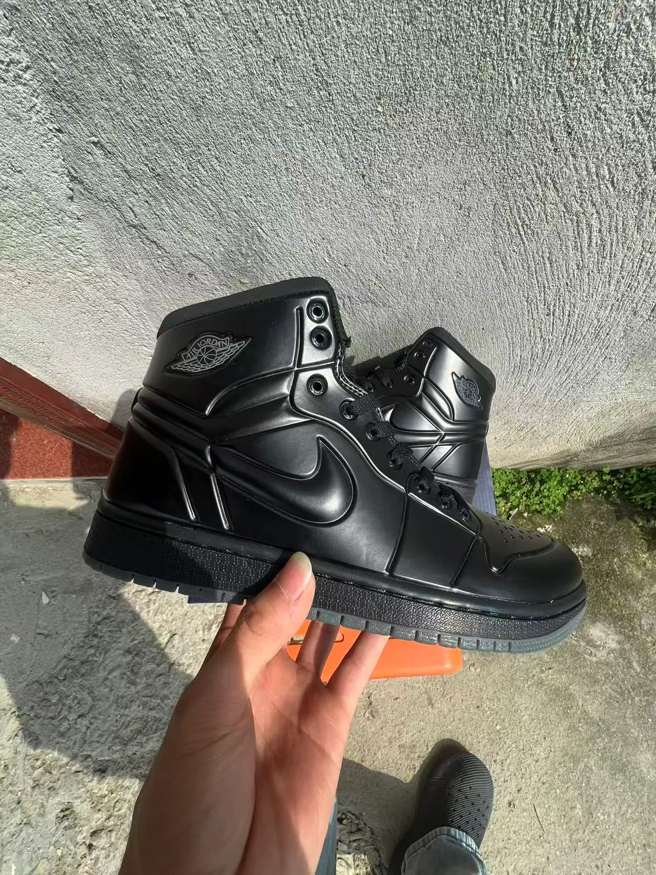 Air Jordan 1 Monochrome Black High-Top Basketball Shoes