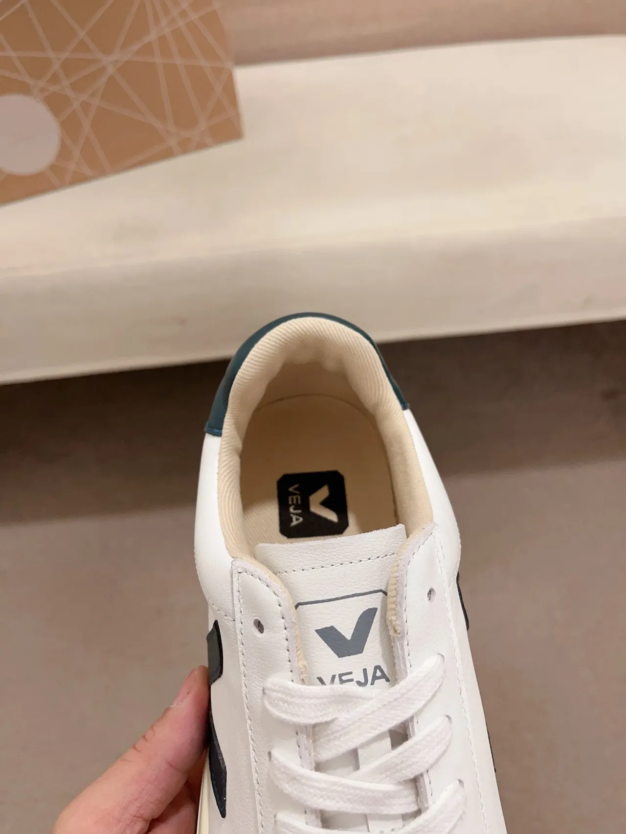 VEJA Esplar White and Dark Green Lifestyle Sneakers