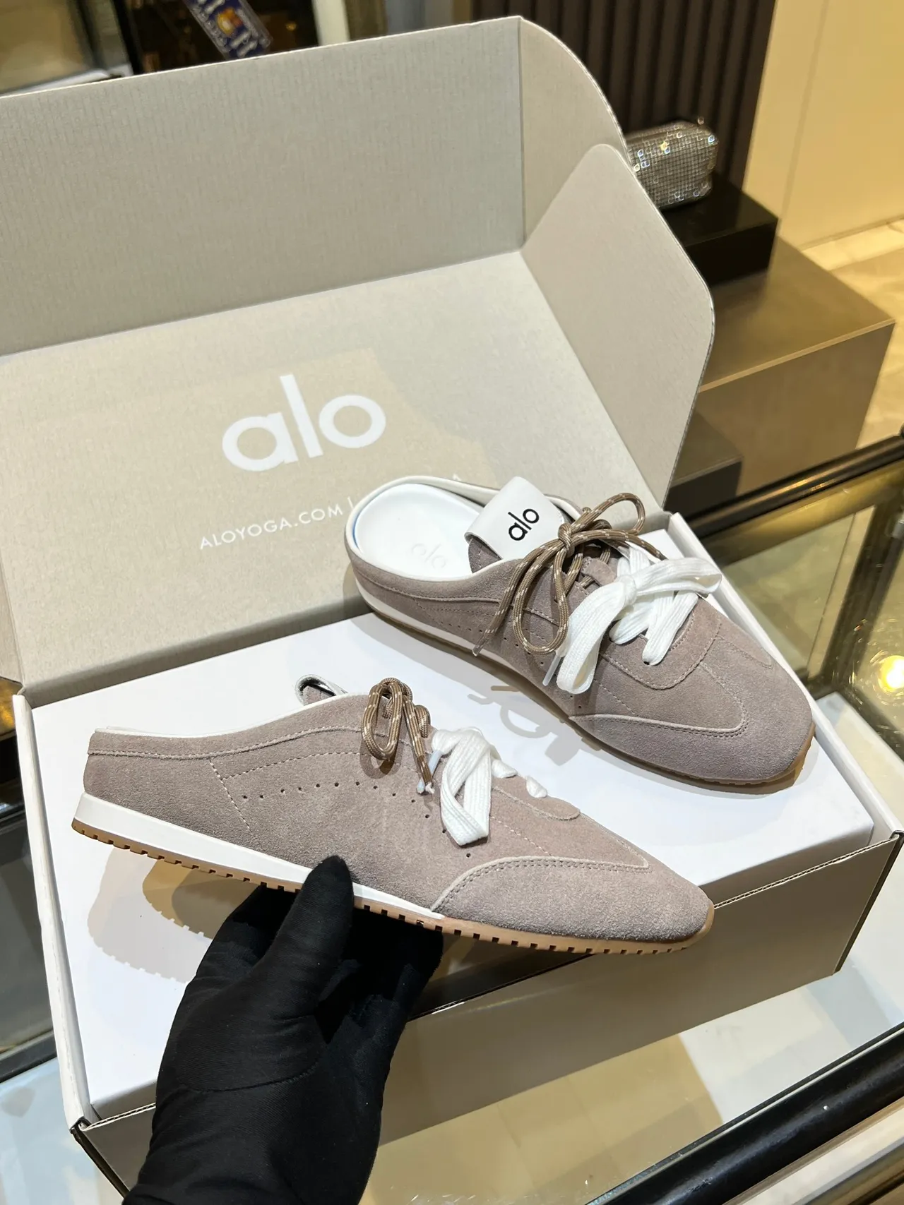 Alo Beige White Suede Upper Dual-Tone Laces Lifestyle Sneakers