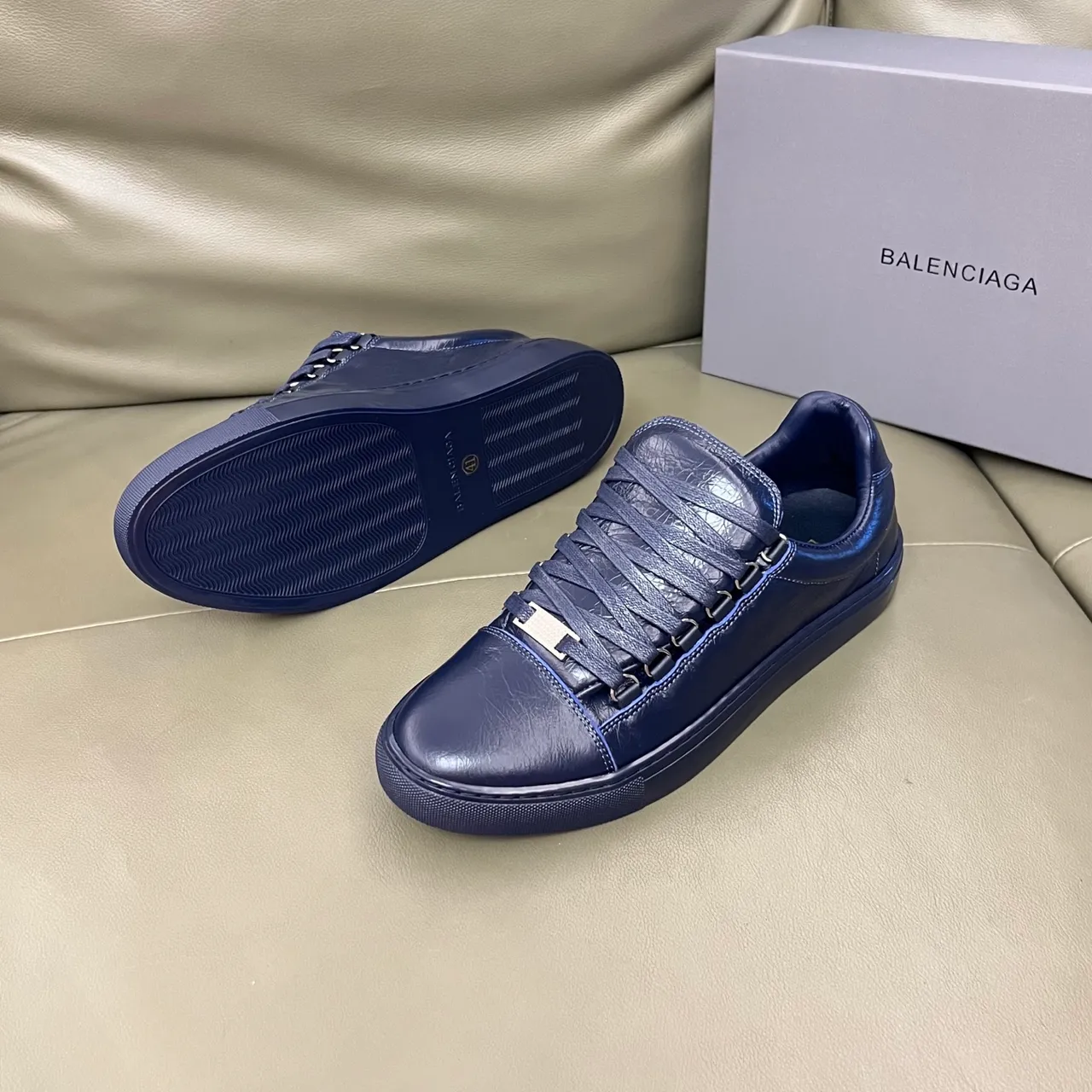 Balenciaga Speed Trainer Navy Crinkled Leather Upper Flat Rubber Sole Lifestyle Sneakers