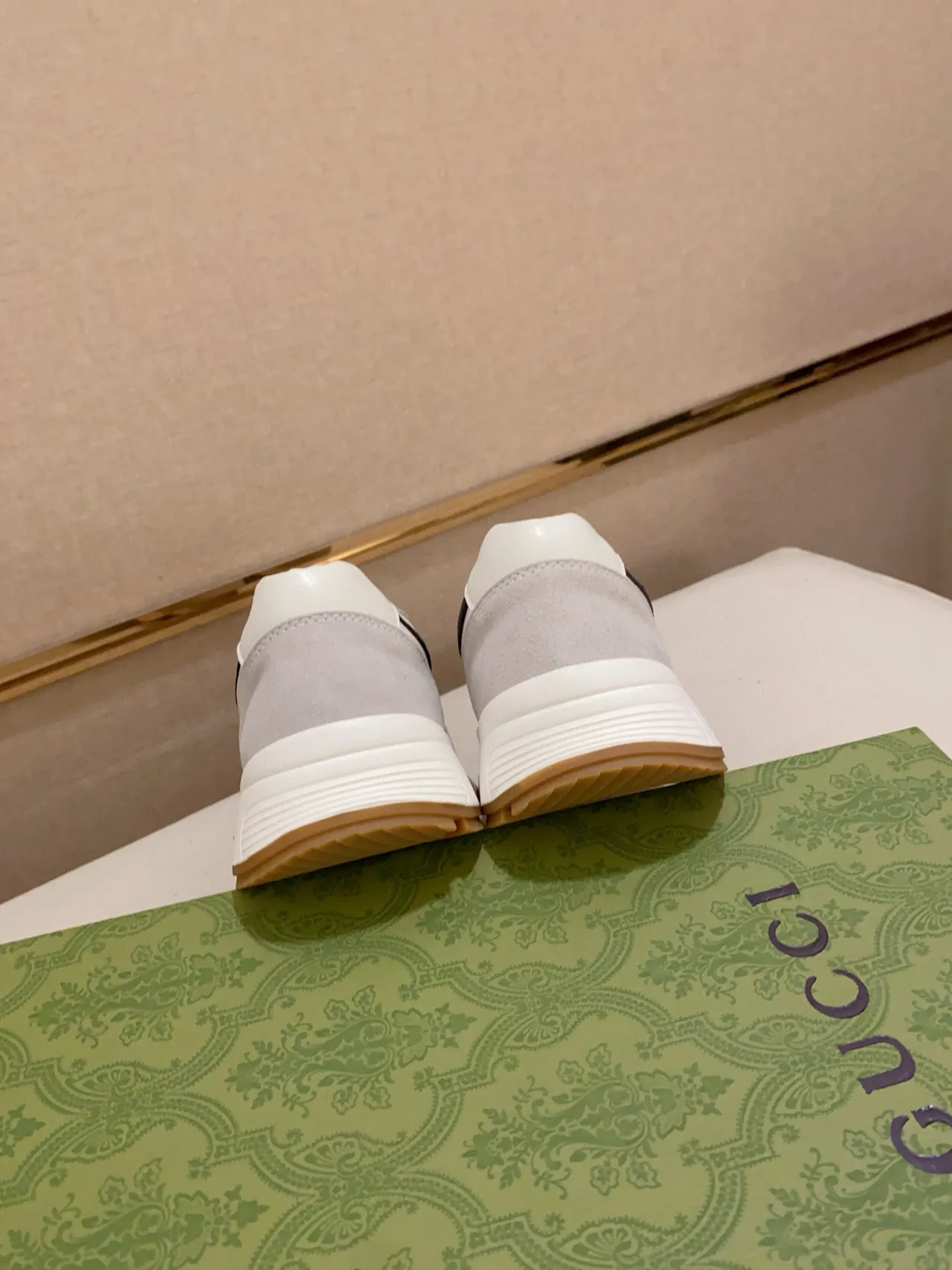 Onitsuka Tiger White Black Low-Top Suede-Leather Upper Lifestyle Sneakers