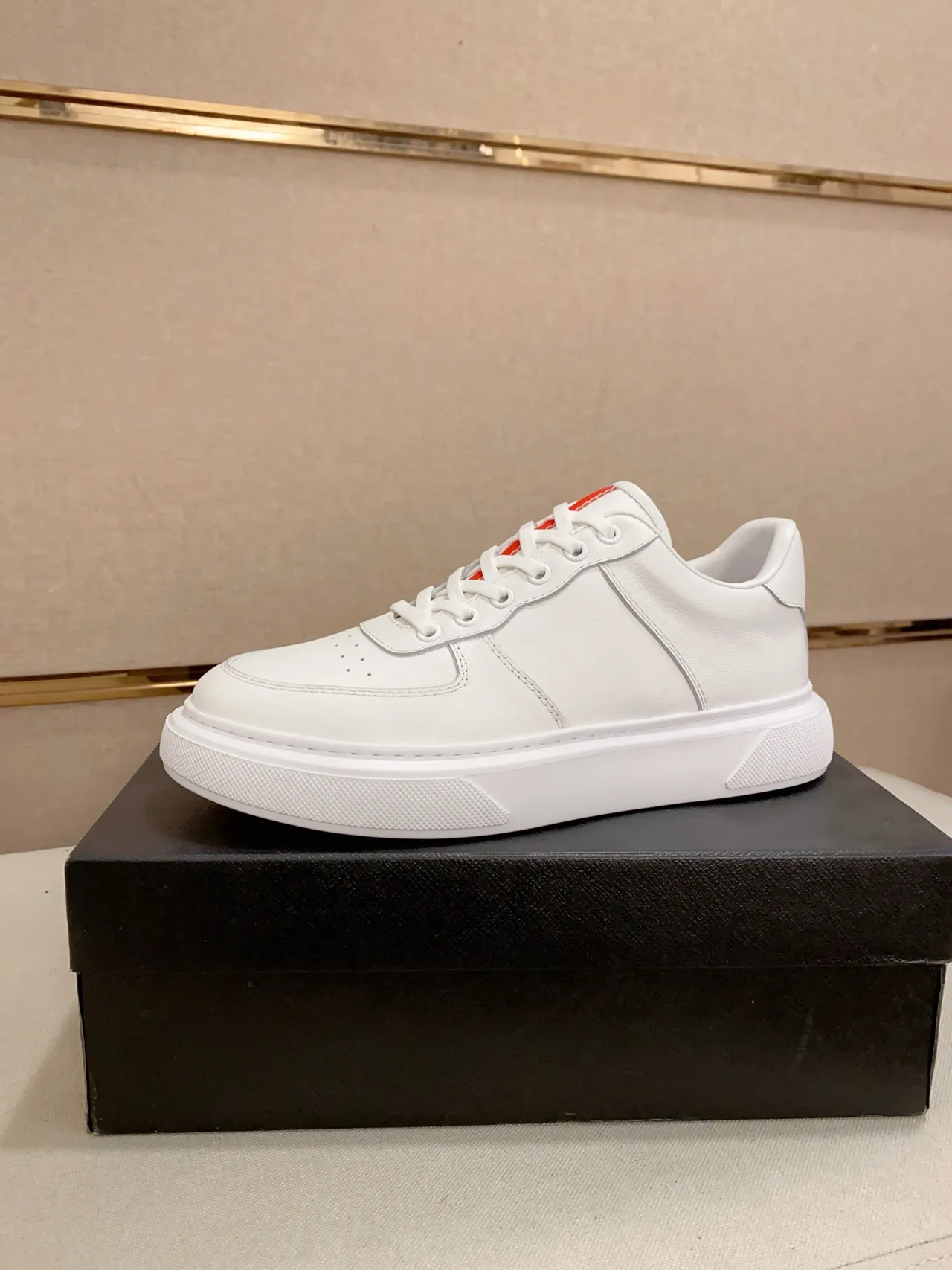 White Leather Low-Top Lifestyle Sneaker