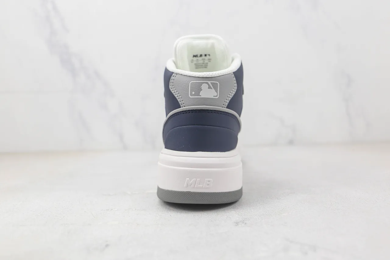 Mitchell & Ness NY Yankees High Top Lifestyle Sneakers