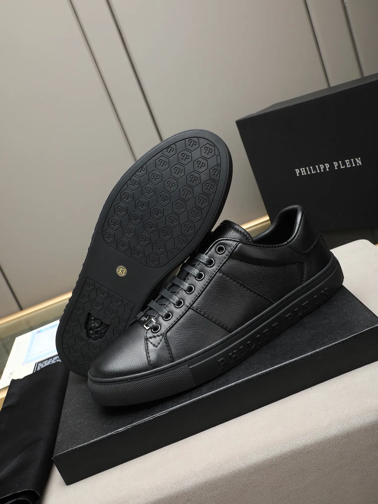Philipp Plein Black Full-Grain Leather Upper Embossed Sole Branding Lifestyle Sneakers