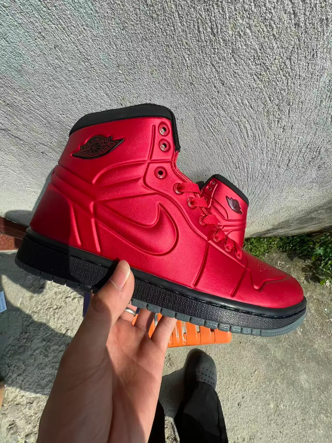 Air Jordan 1 High Red and Black Basketball Shoes