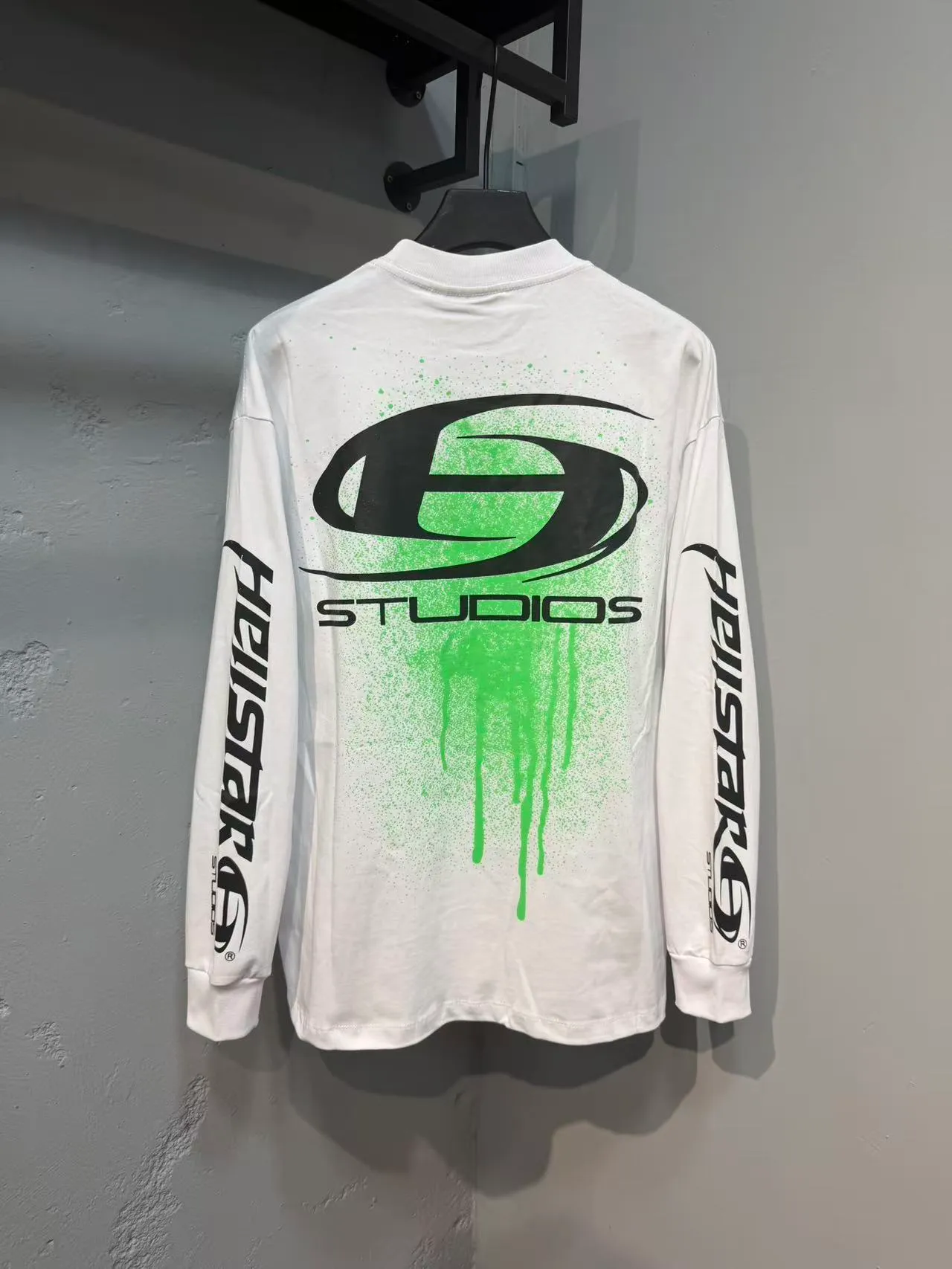 Hellstar Spray Graphic Long-Sleeve T-Shirt
