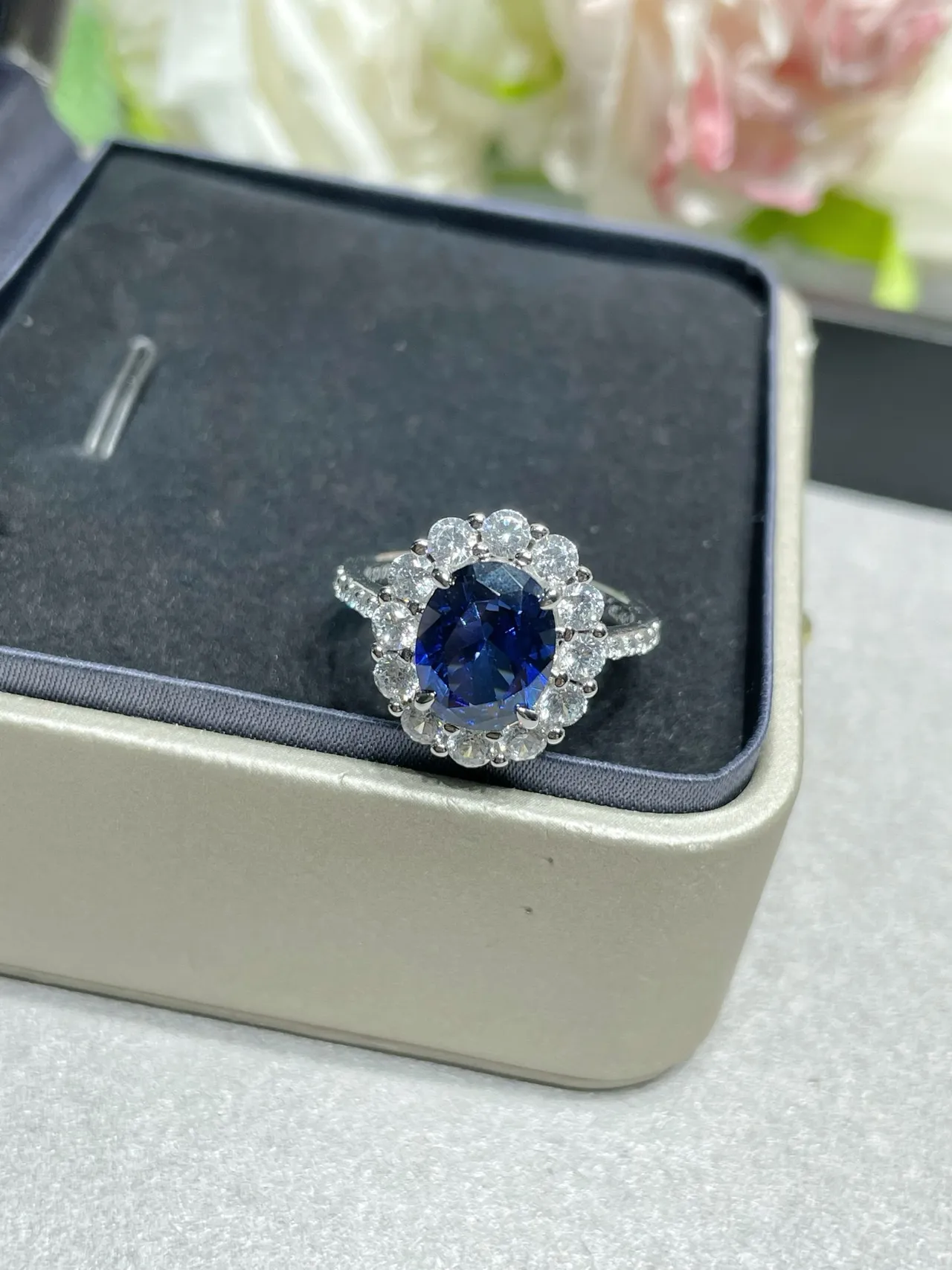 Blue Silver Oval-Cut Central Gemstone Halo Setting Ring