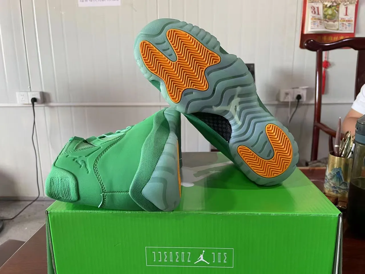 Air Jordan 11 Monochromatic Green High-Top Basketball Shoes