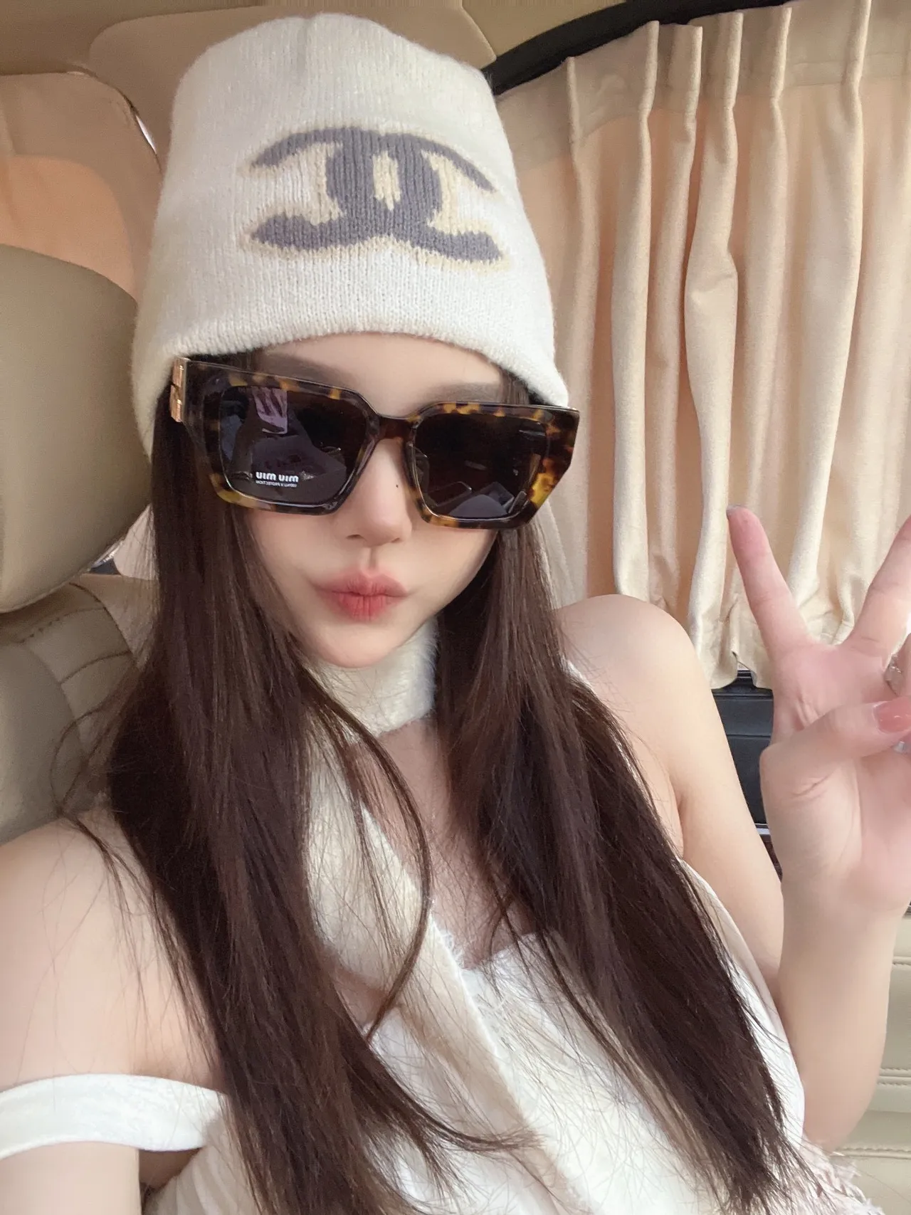 Chanel CC Logo Knitted White Beanie