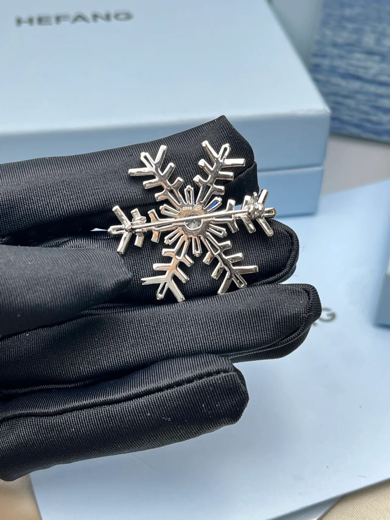 HEFANG Blue Silver Snowflake Silhouette Baguette-Cut Crystals Brooch
