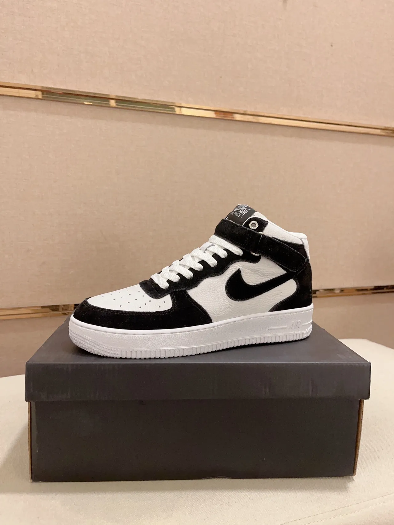 Nike Black White High-Top Suede And Leather Paneling Lifestyle Sneakers