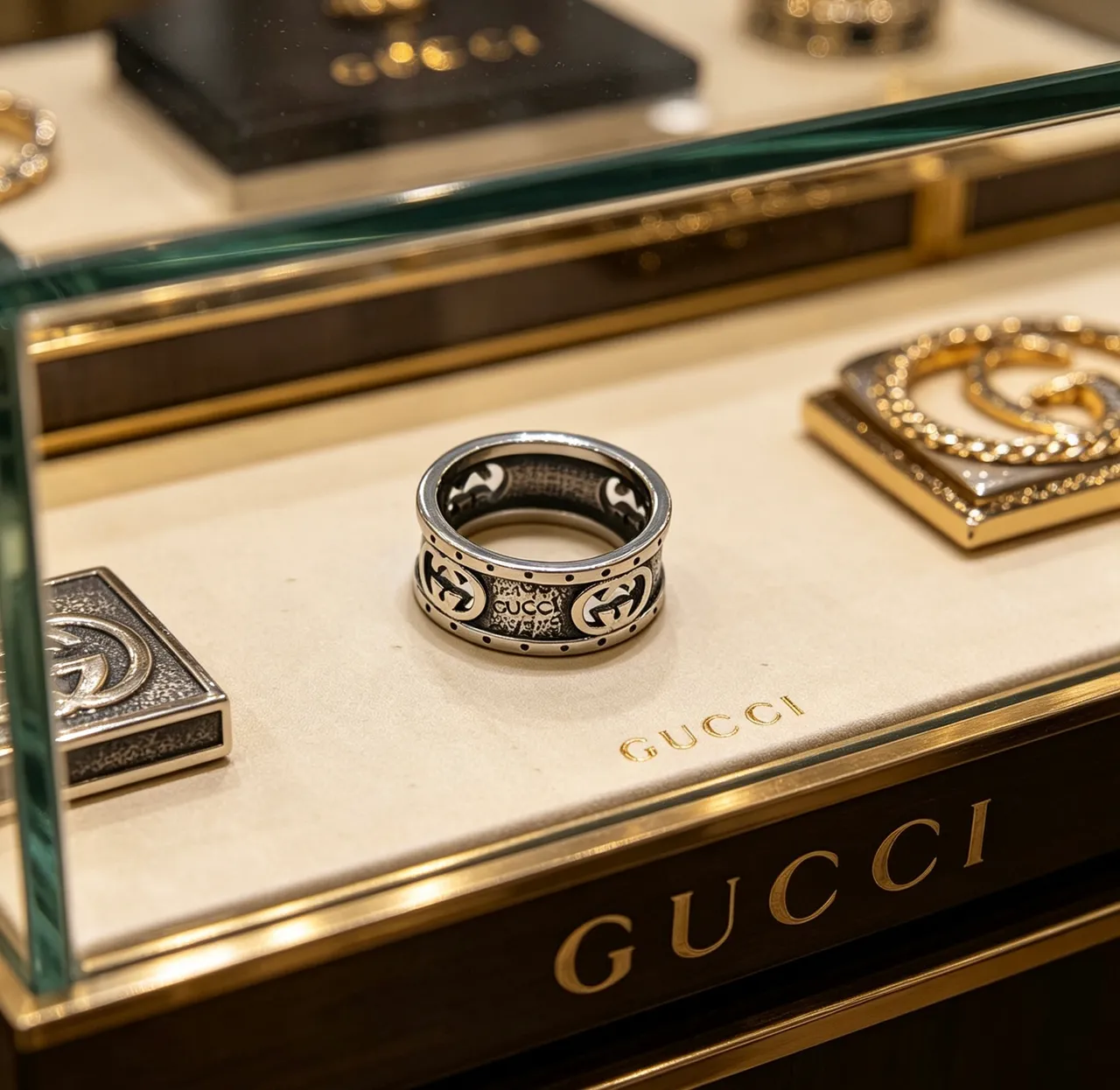 Gucci GG Marmont Silver Black Wide Band Interlocking G Motif Ring