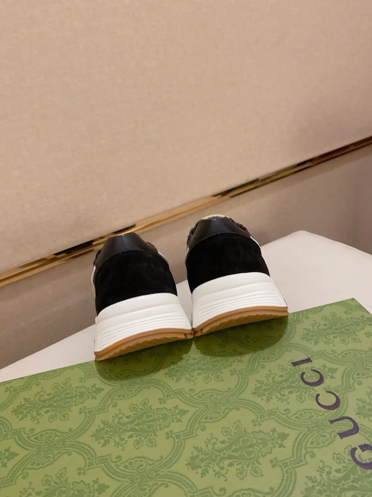 Onitsuka Tiger Black White Retro Runner Suede And Leather Upper Lifestyle Sneakers