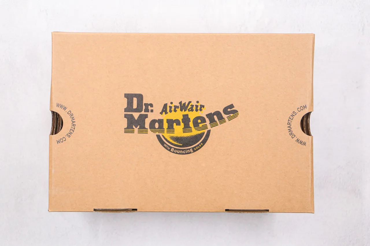Dr. Martens 1461 Black Smooth Leather 3-Eyelet Closed Lacing Oxford Shoes