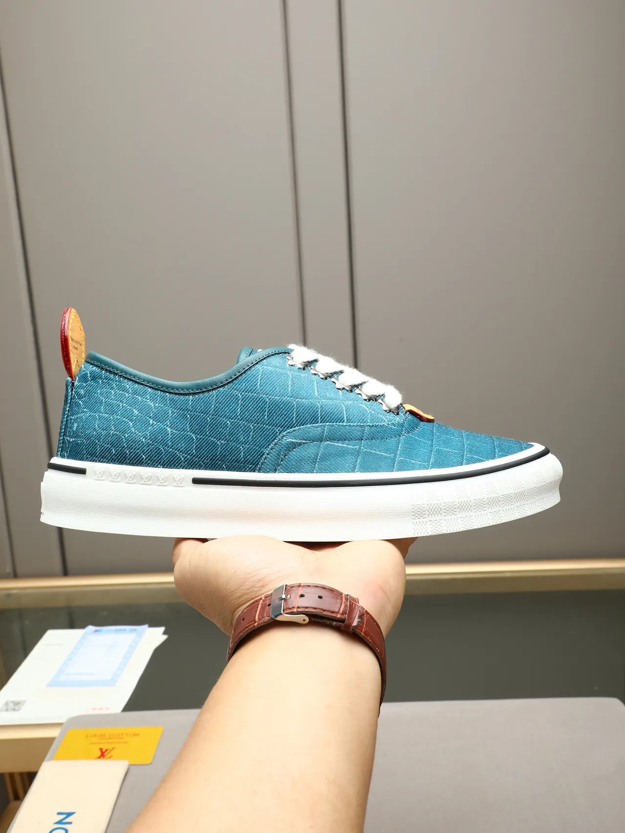 Vans Blue White Quilted Teal Canvas Upper Fuzzy Laces Lifestyle Sneakers
