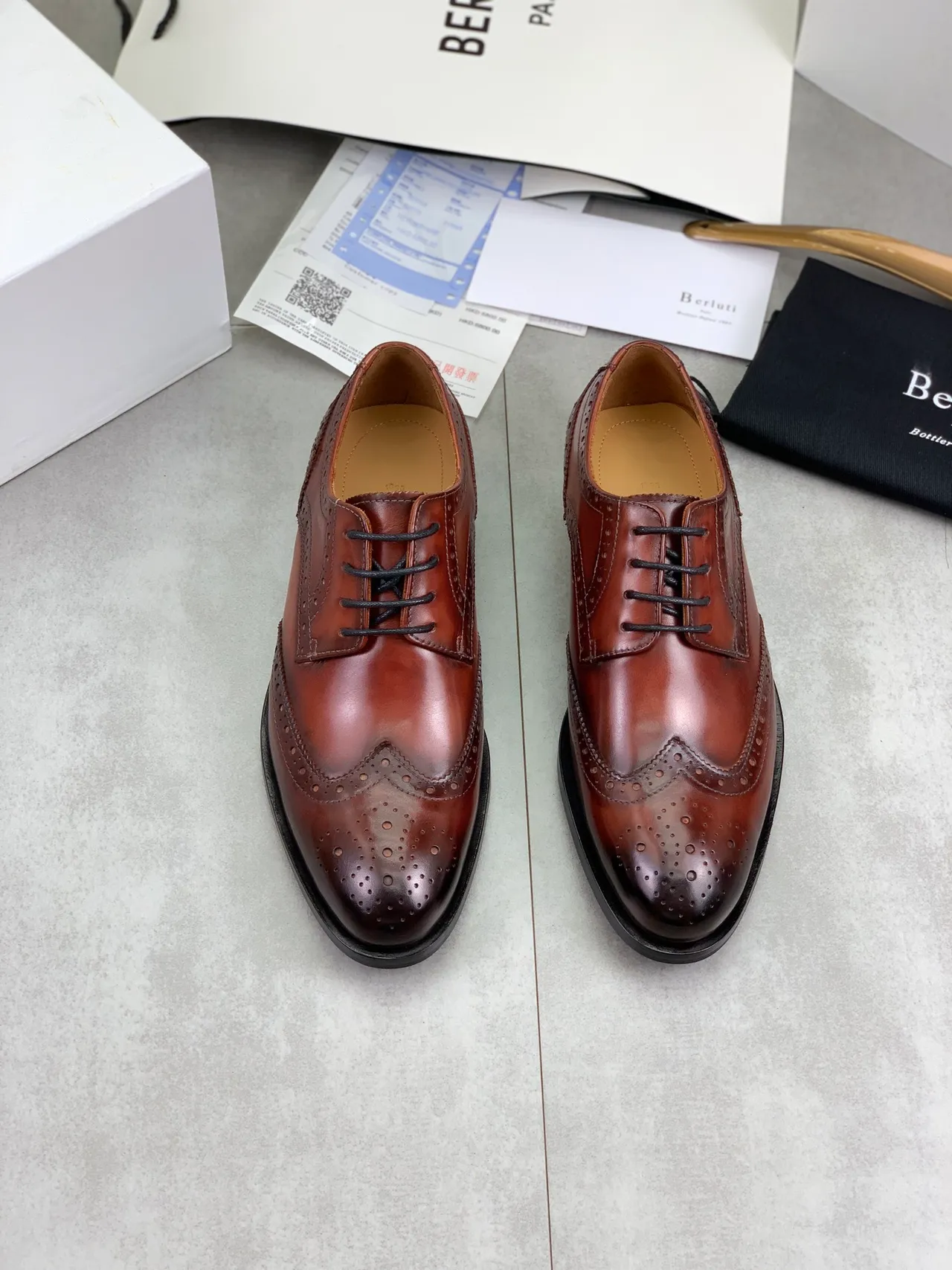 BERLUTI Brown Black Polished Leather Full Wingtip Brogue