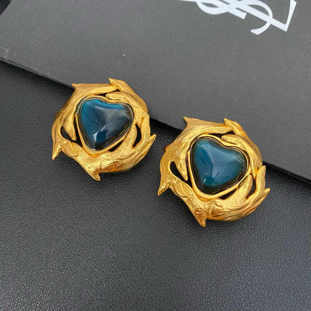 Gold Blue Heart-Shaped Cabochon Textured Organic Metalwork Brooch