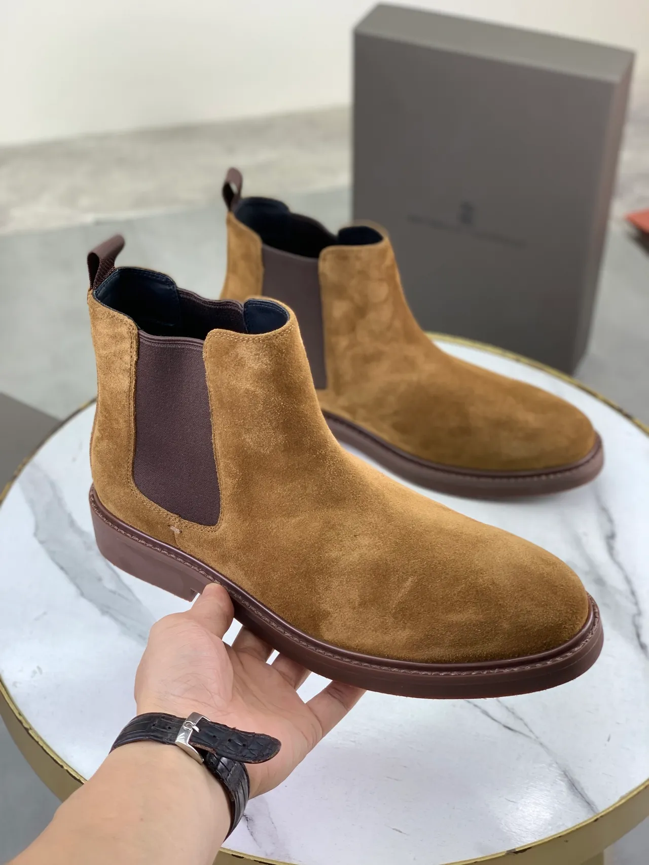 Brown Suede Upper Elastic Side Gussets Chelsea Boots